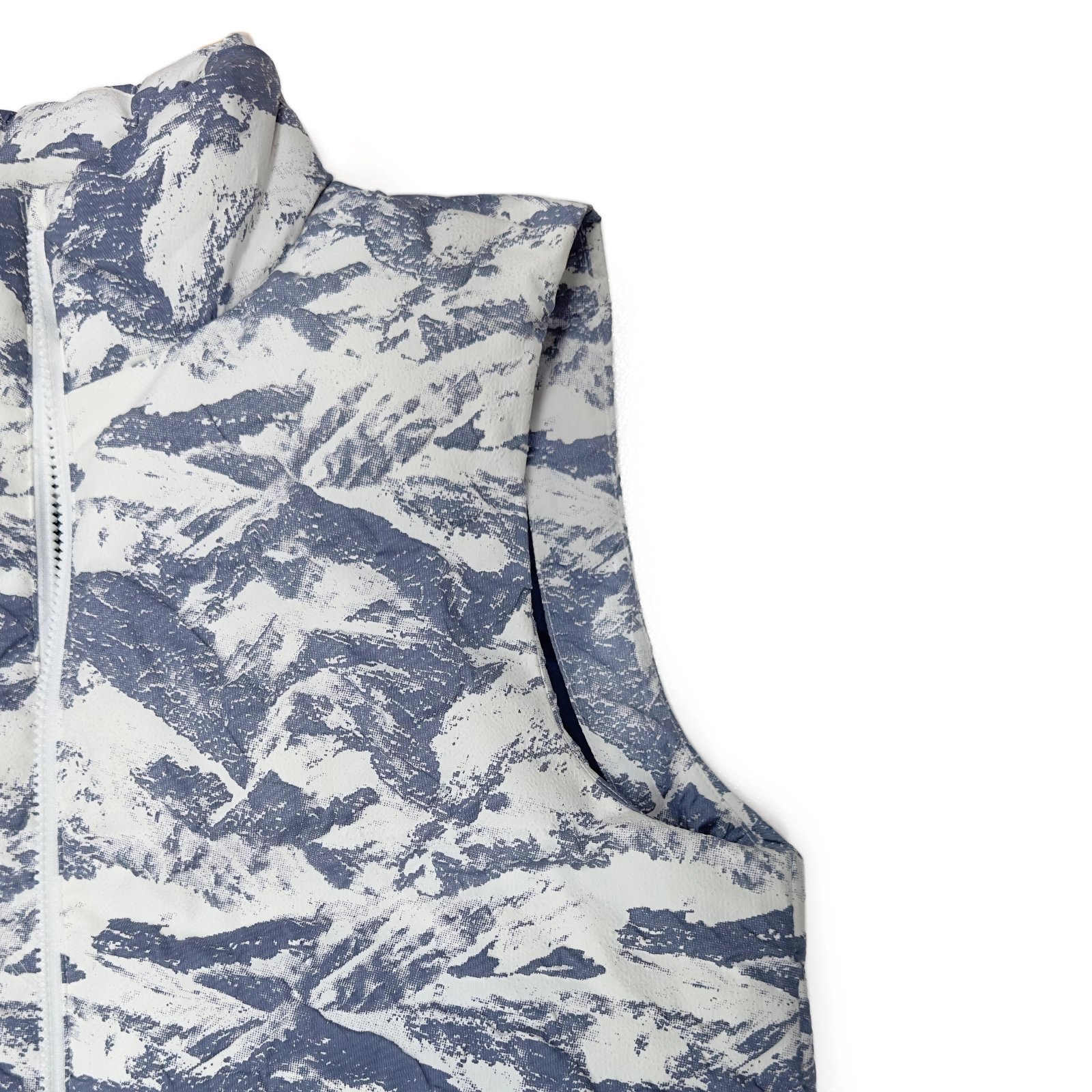 Yuelei PJK-12  Down Vest with Mountain Patterns Wholesales