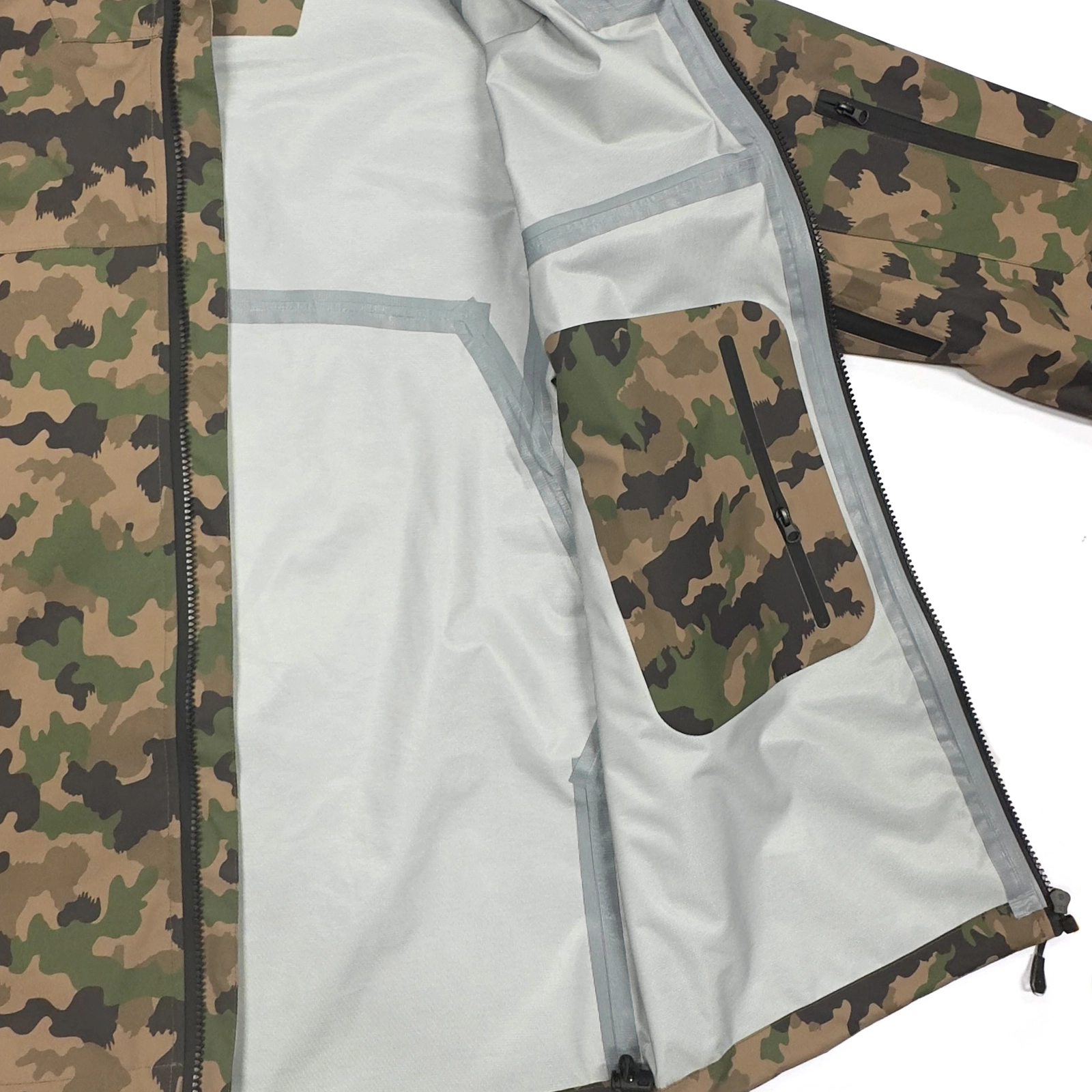 Camouflage Waterproof Jacket – Ideal for Outdoor Adventures