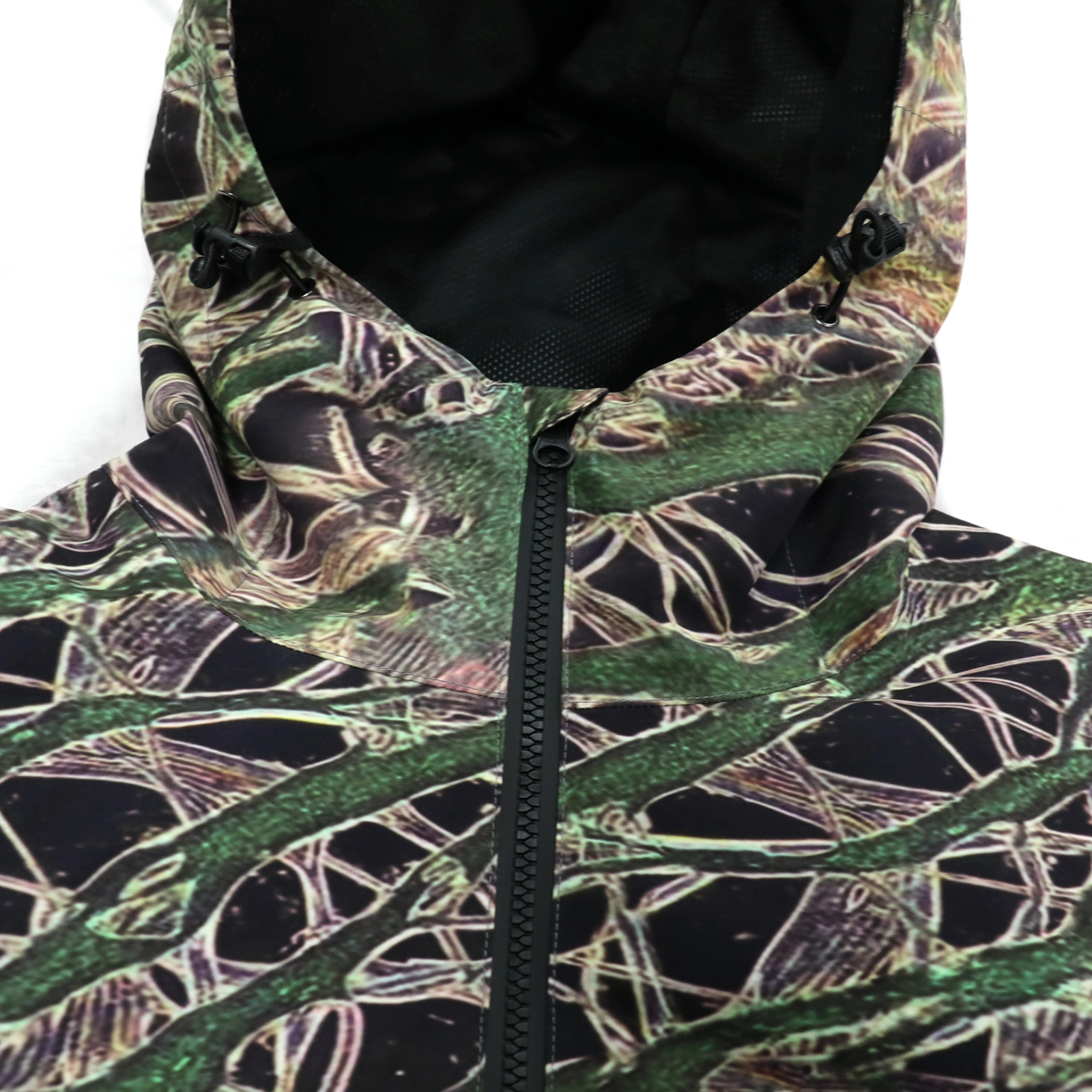 Jungle Expeditions and Hunting：Multi-Functional Camouflage Jacket