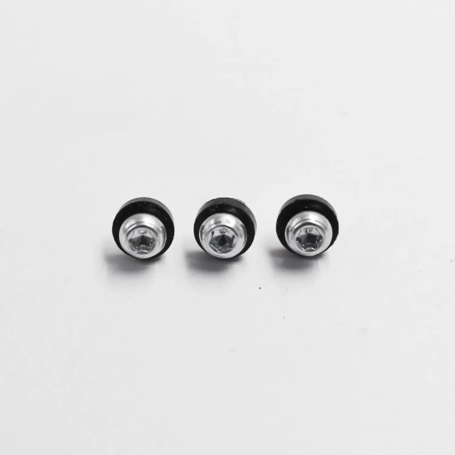 Wholesale Zinc Plated Pan Head Torx Self Tapping Screw With Black O-ring for Stable Assembly Manufacturer, Factories