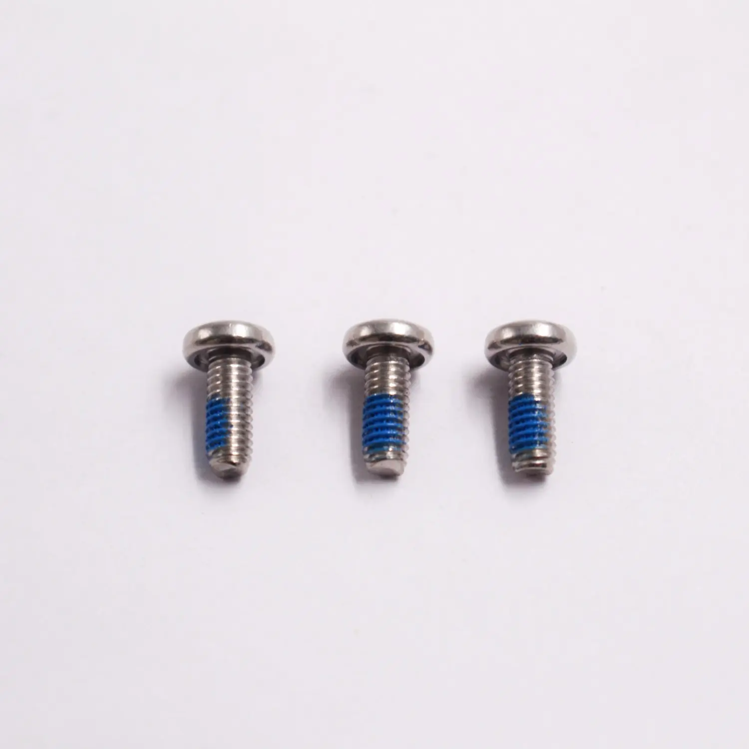 China Phillips Pan Head Machine Screw with Blue Nylon Patch Anti Loosening for Vibration Resistant Assembly Manufacturer, Manufacturers