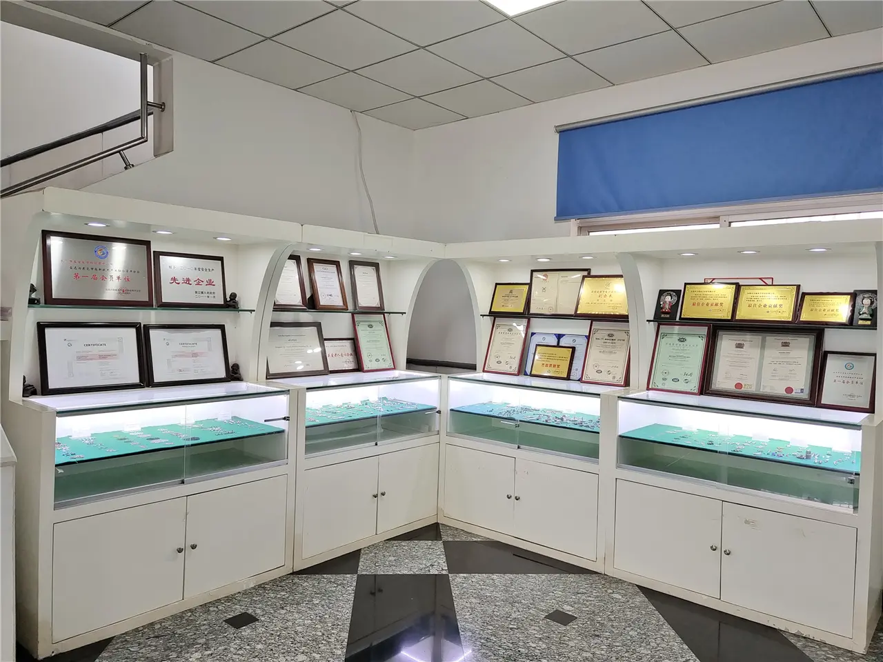 Display cabinet