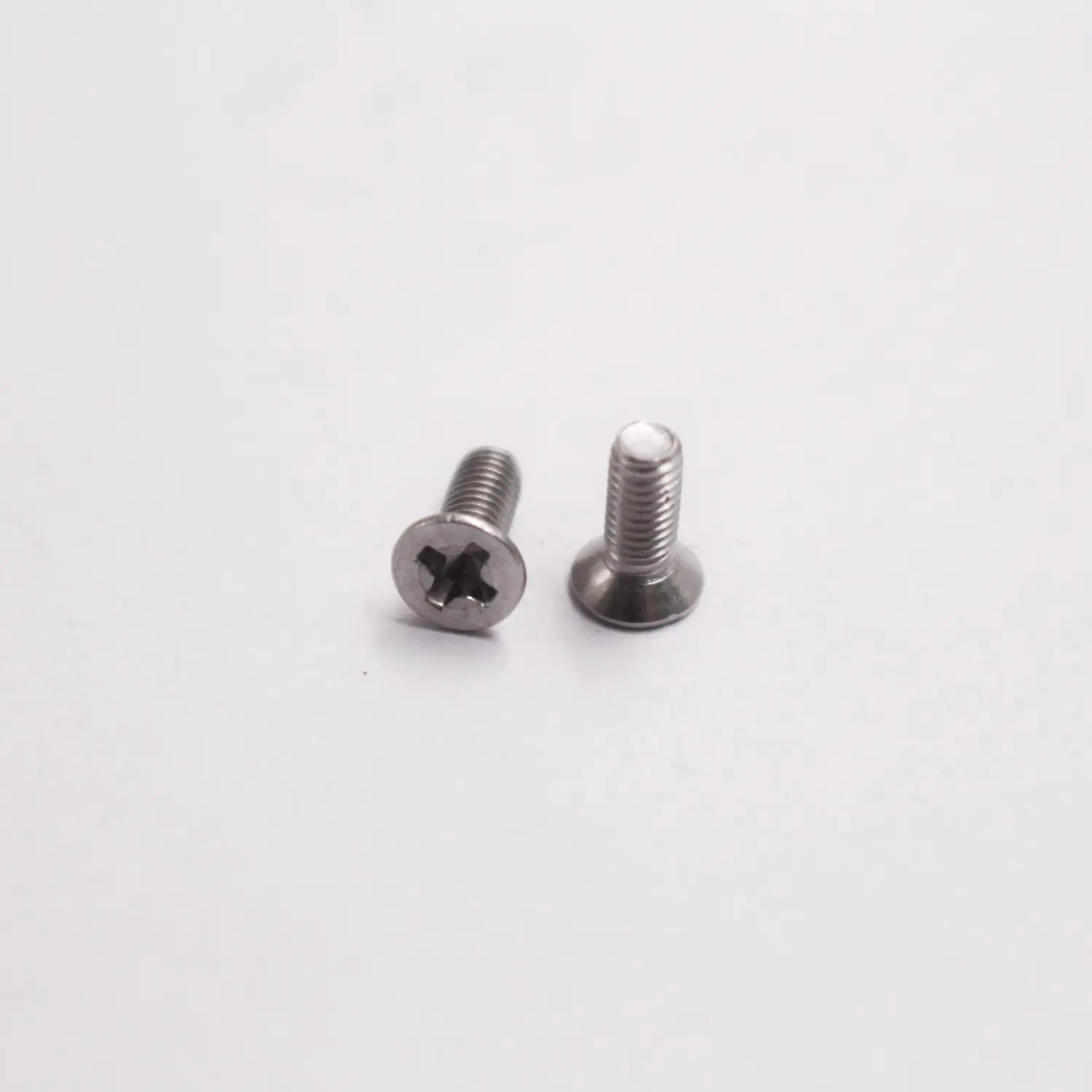 Custom Phillips Countersunk Head Machine Screw for Flat Surface Assembly Manufacturer, Supplier