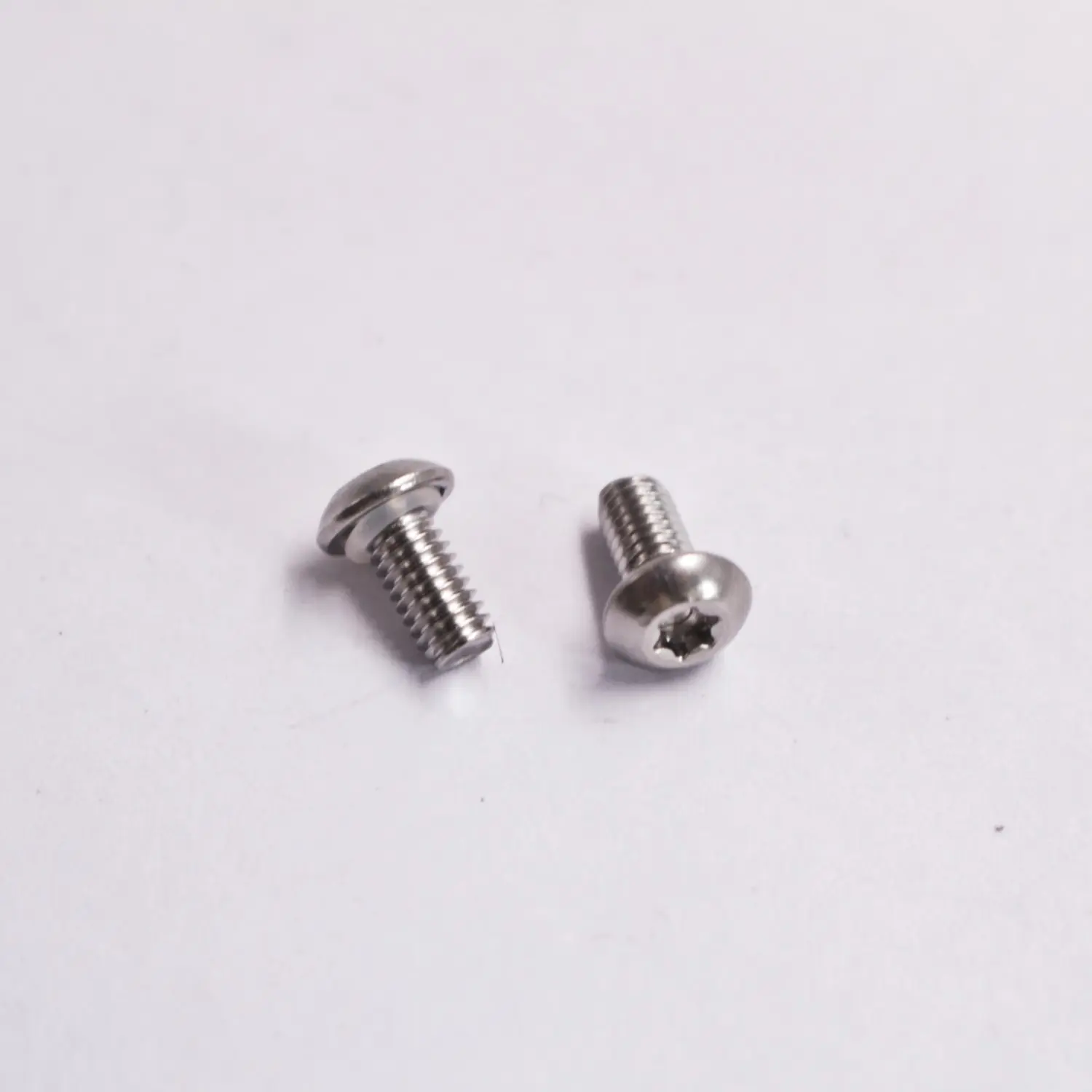 Wholesale Button Head Torx Machine Screw for Compact Equipment Assembly Factories, Factory