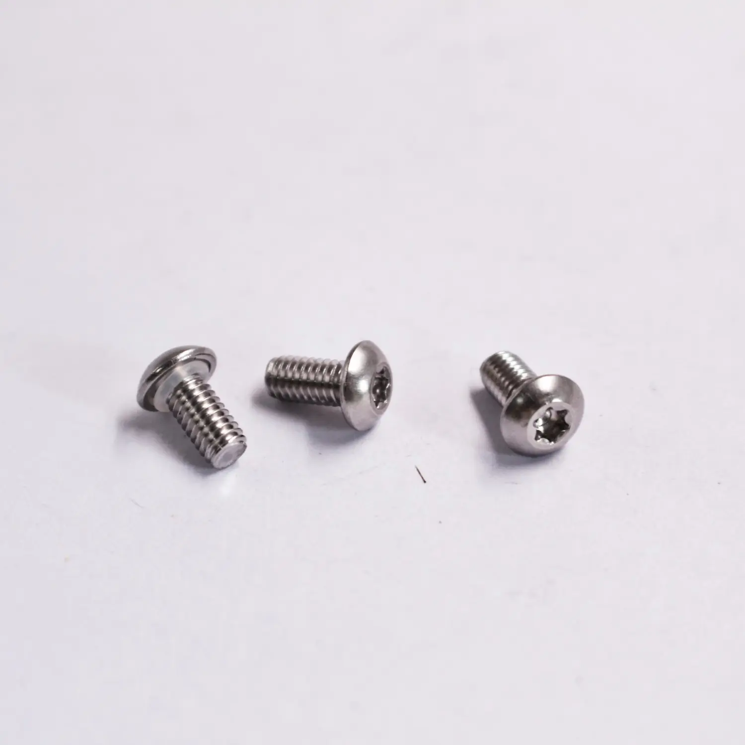 Wholesale Button Head Torx Machine Screw for Compact Equipment Assembly Factories, Factory