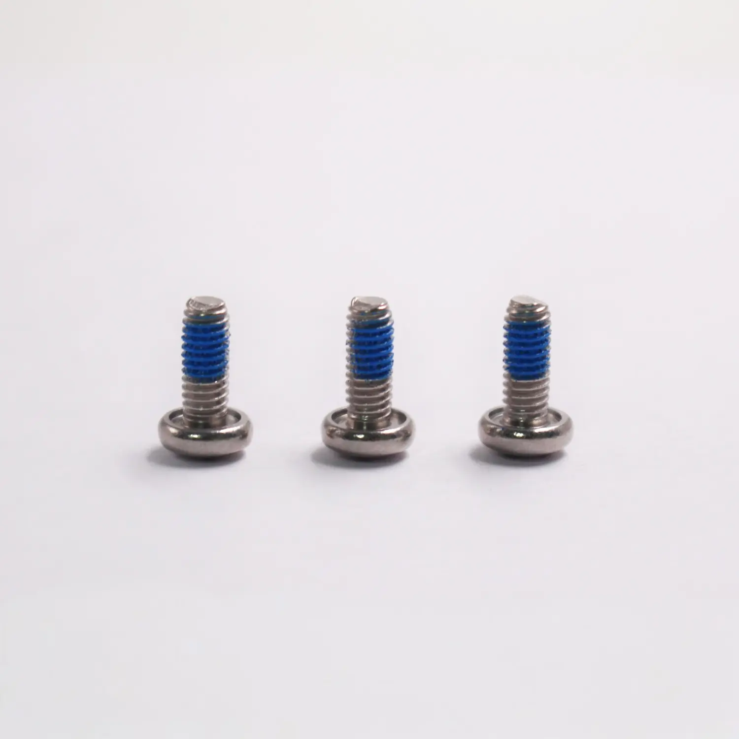 China Phillips Pan Head Machine Screw with Blue Nylon Patch Anti Loosening for Vibration Resistant Assembly Manufacturer, Manufacturers