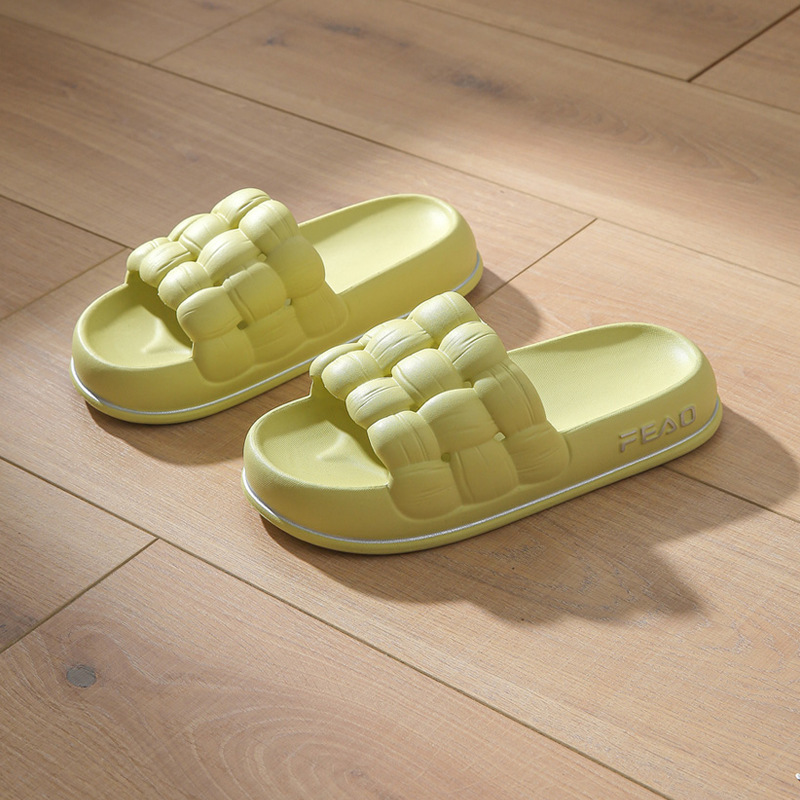 China High class cool slippers for female lovers in summer, anti-skid bathroom slippers for male, feeling like stepping on shit, household, thick soled ins Factory, Quotes