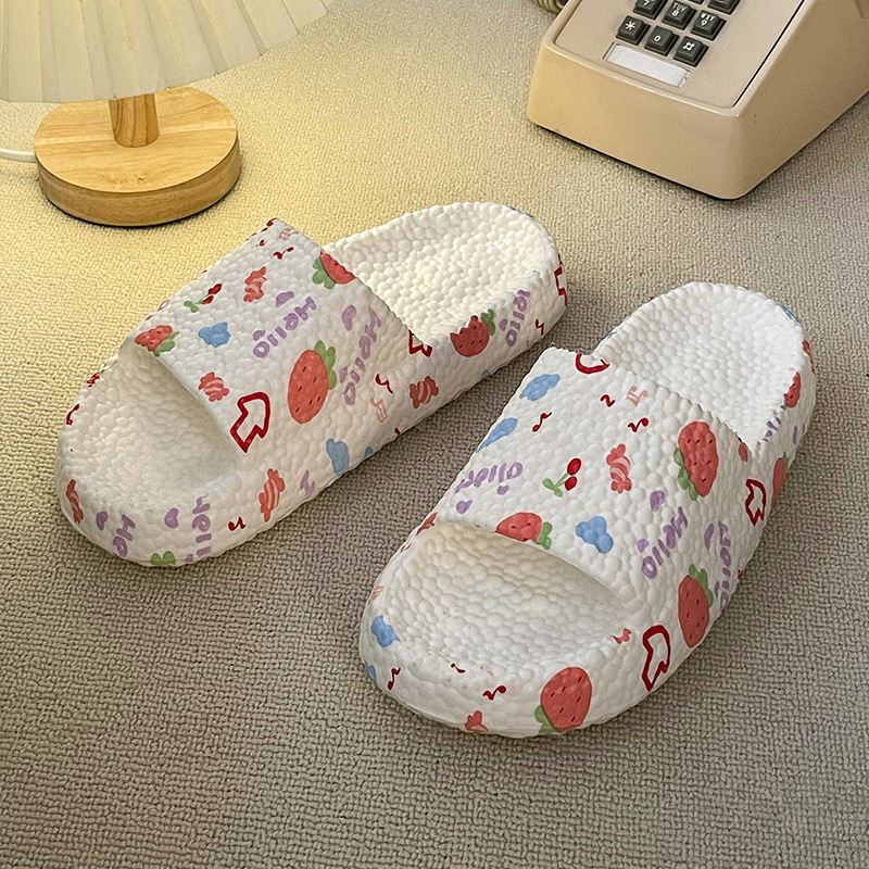 Wholesale Summer fashion popcorn slippers women feel like stepping on the shit, wearing thick soled lovers' sandals indoors and outdoors Manufacturers, Factory