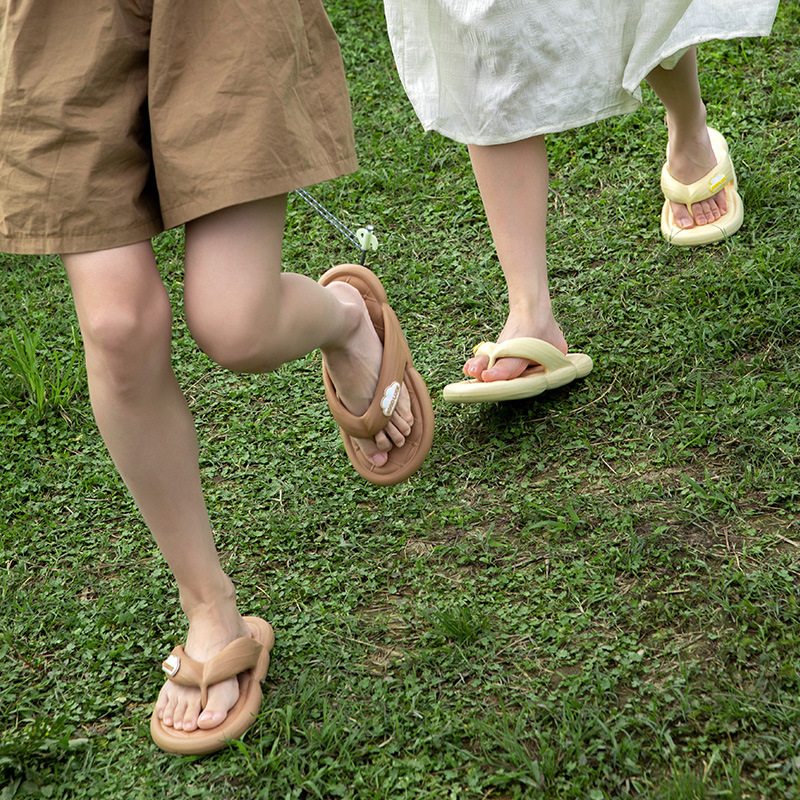 Wholesale EVA thick sole makes you feel like stepping on the shit. Lovely flip flops for women wear ins outside in summer. Cool slippers for women Factory, Quotes