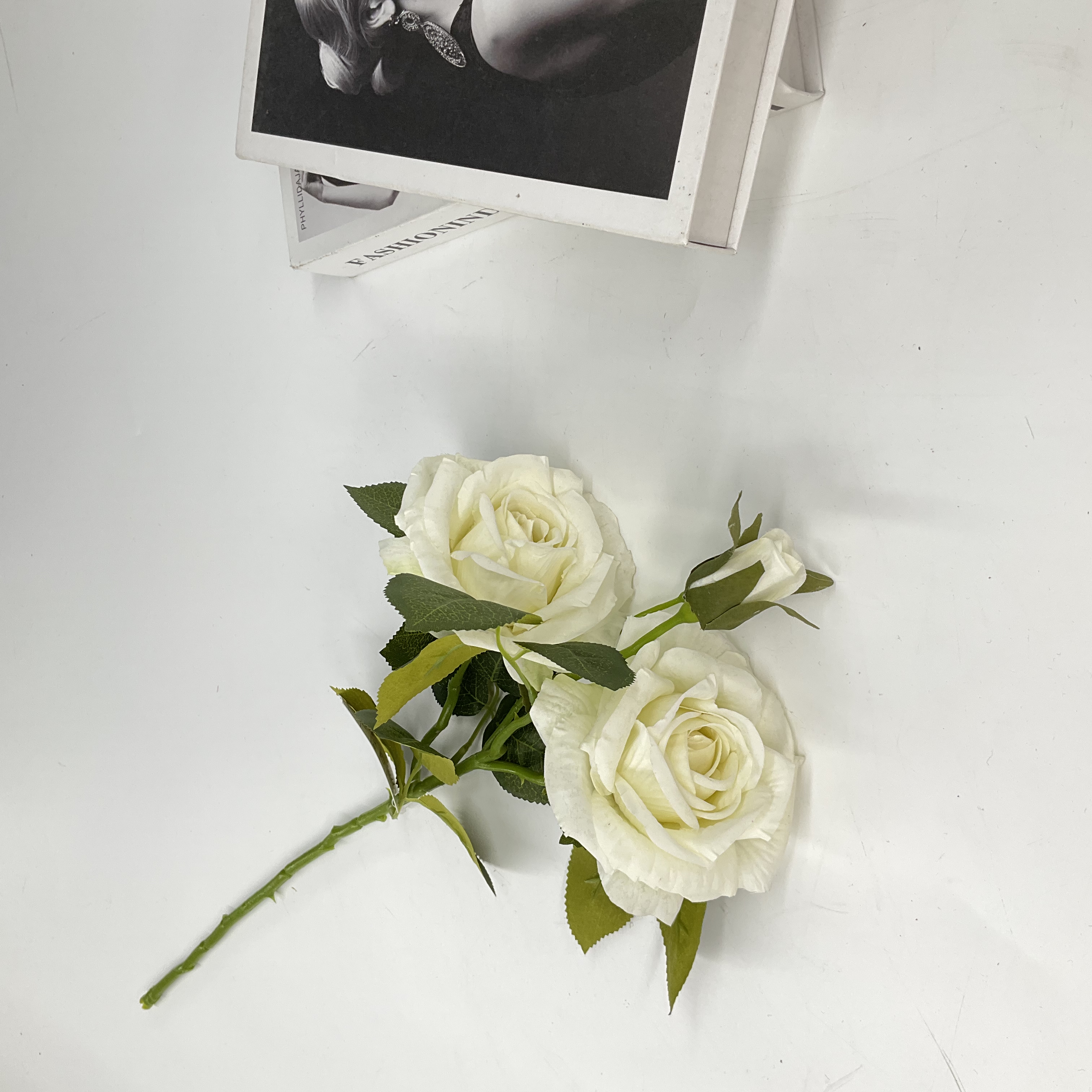 China Hot sell Hem Single branch Romantic Artificial Flower Luxurious Flower Red Rose Preserved Roses for Wedding Decoration 2 Head Manufacturer, Factory