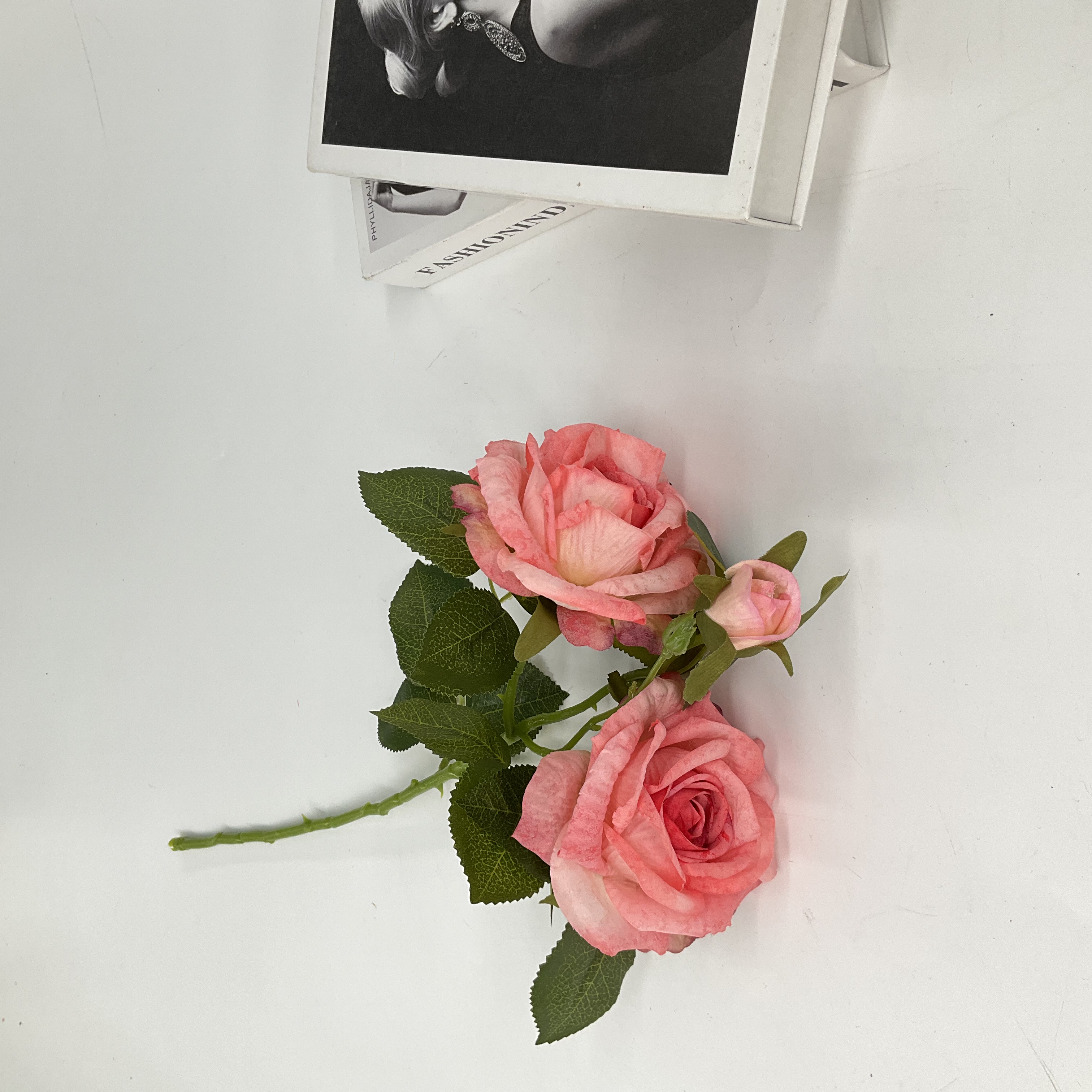 China Hot sell Hem Single branch Romantic Artificial Flower Luxurious Flower Red Rose Preserved Roses for Wedding Decoration 2 Head Manufacturer, Factory