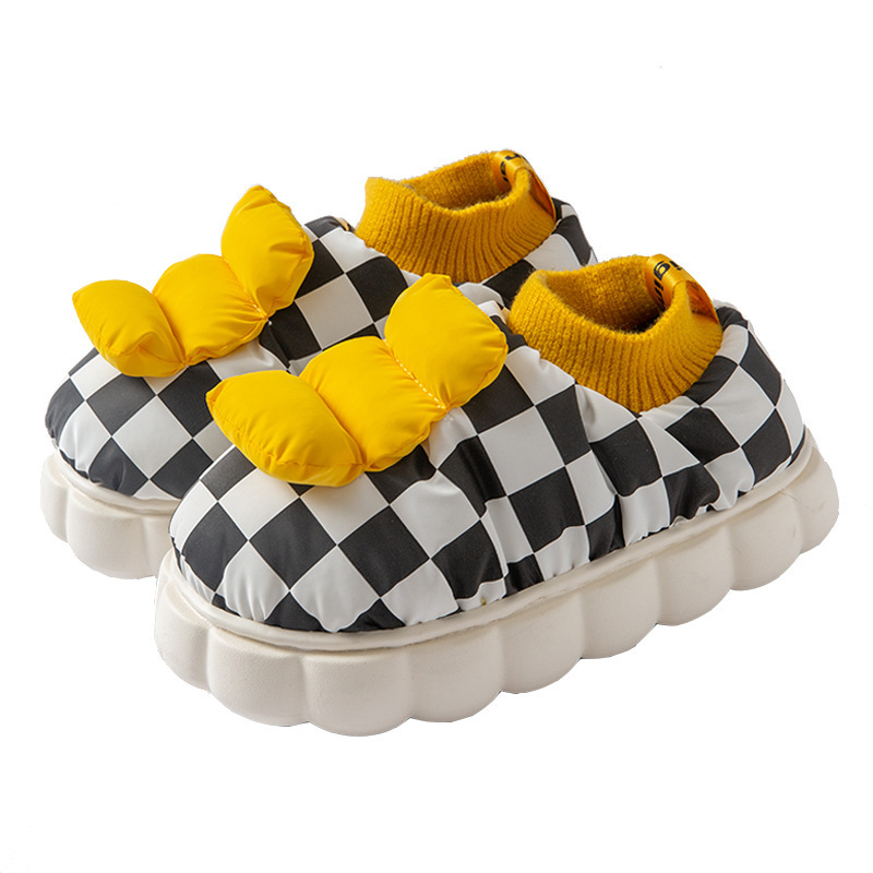 Wholesale Cotton mop women's winter home thick feet step on the bottom of the shit feeling outside wear shoes plaid bag with cotton men Manufacturers, Supplier