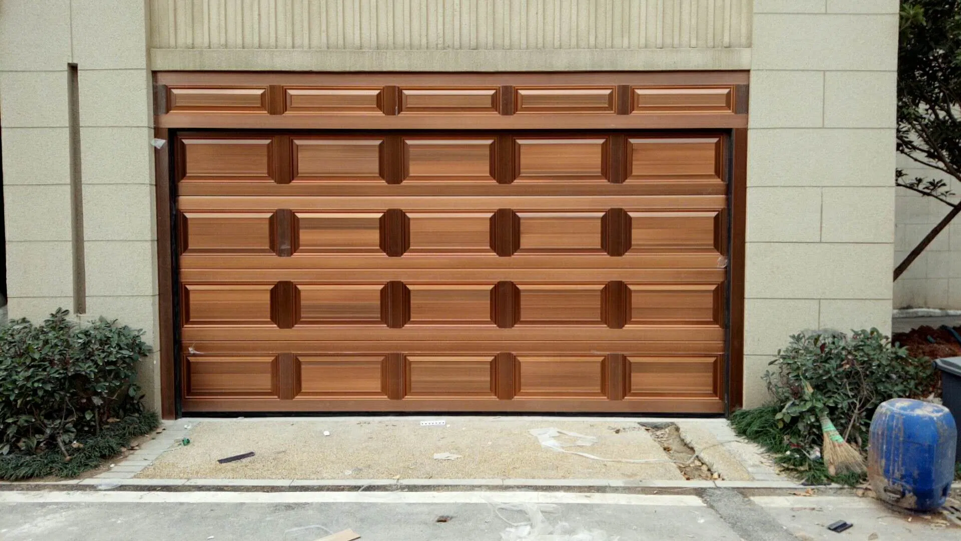Space-Saving Flip Garage Door for Modern Villa Garage Use