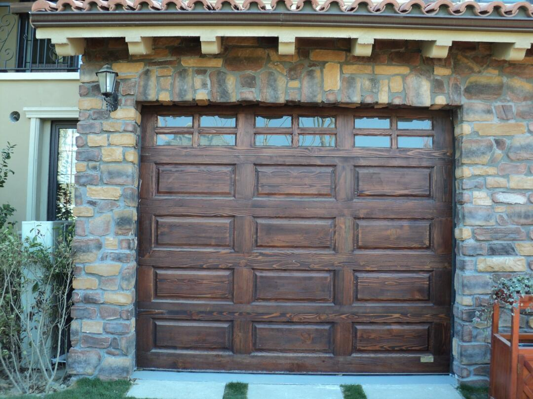 China Foshan Factory Custom Luxury Automatic Double Wood Panel Garage Door