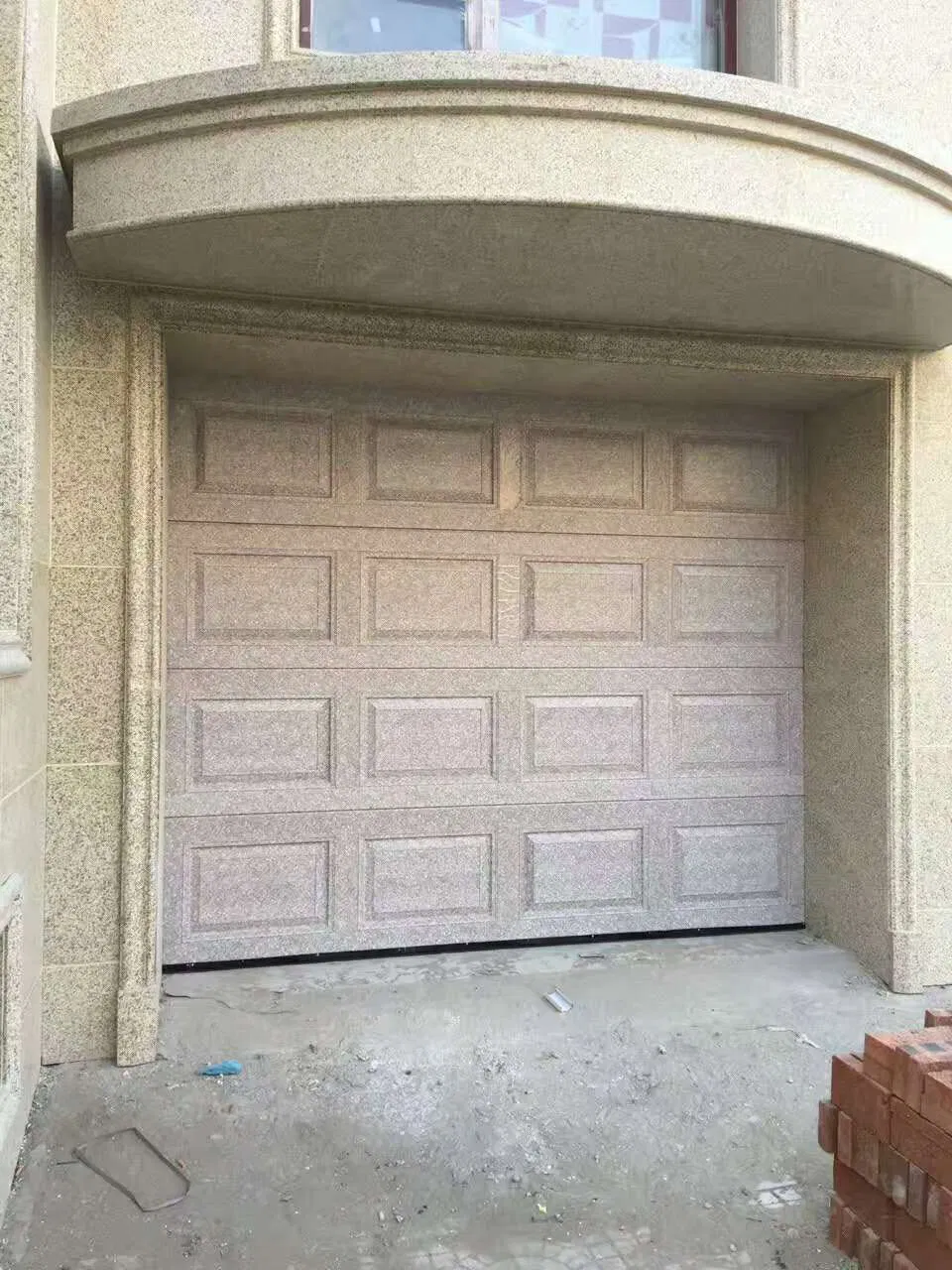 Modern Space-Saving Garage Door Design for Elegant Villas