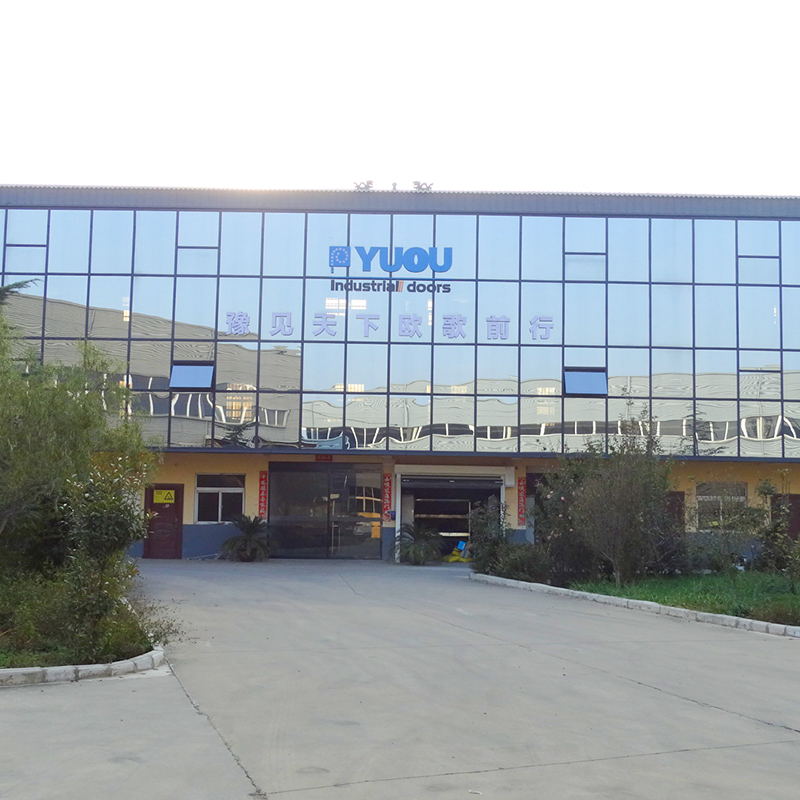 Commercial Shopfront Transparent Clear View Polycarbonate or Tempered Glass Aluminum Alloy Frameless Sliding Sectional Overhead Garage Door for 4s Shop Store