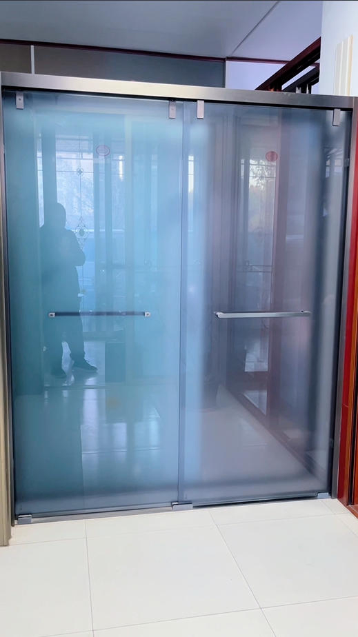 Stylish Hotel Bathroom Door with Premium Glass Shower Enclosure