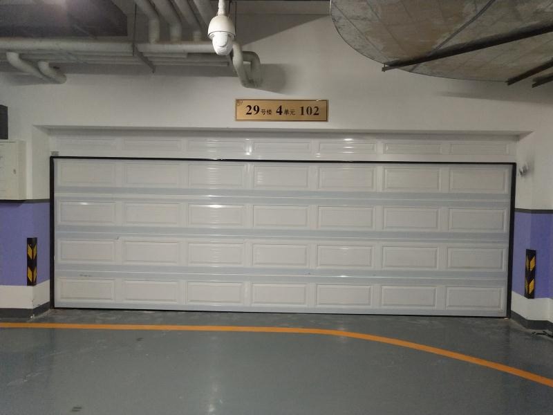 Villa Garage Electric Flat Doors - Space-Saving Sectional Solution