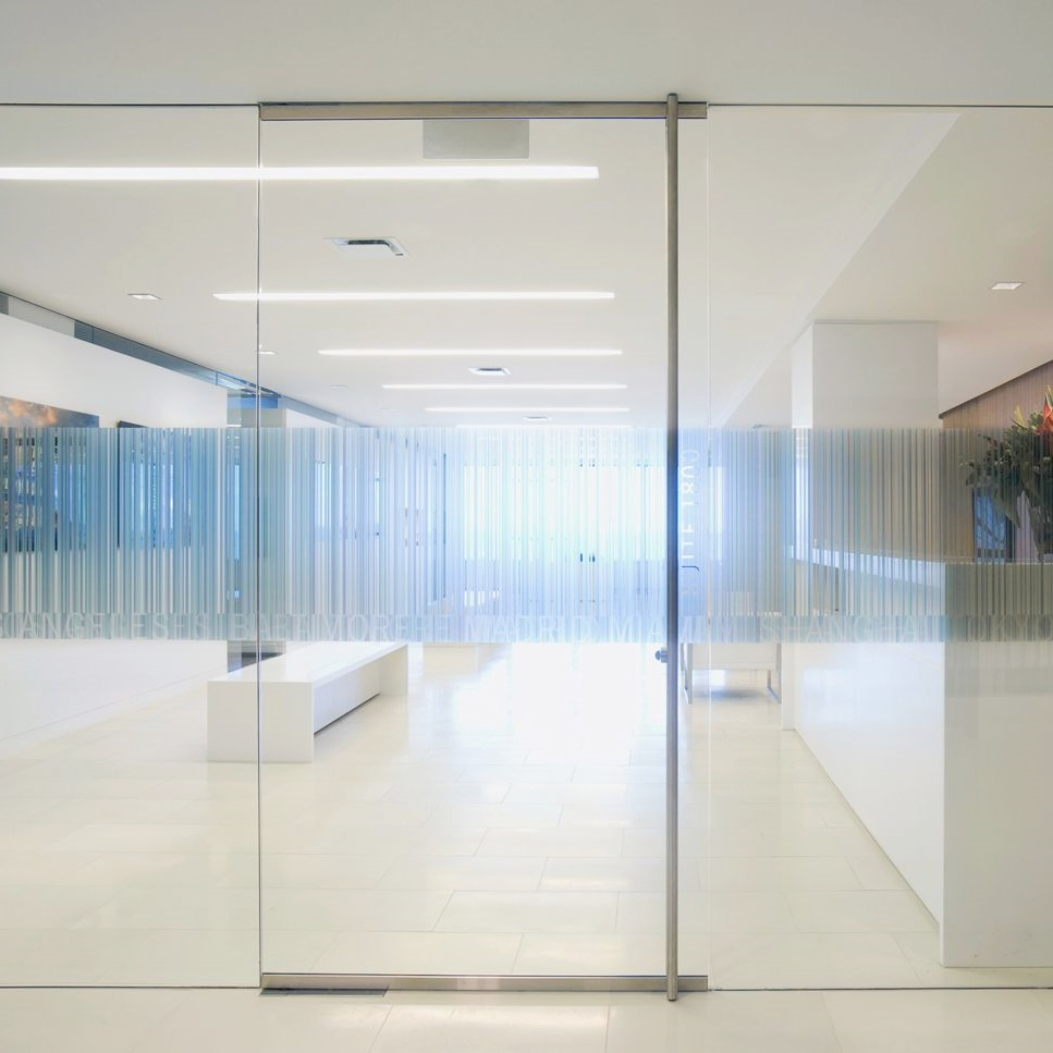 Wholesale Price Customized Size 2100*900mm Clear/Frosted Tempered Glass Door