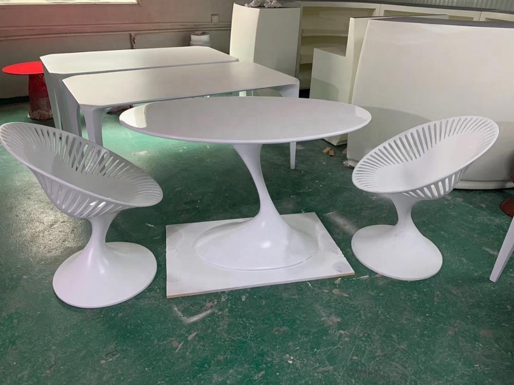 Modern Designer Round Fiberglass Shell Dining Table Outdoor Table Italian Furniture