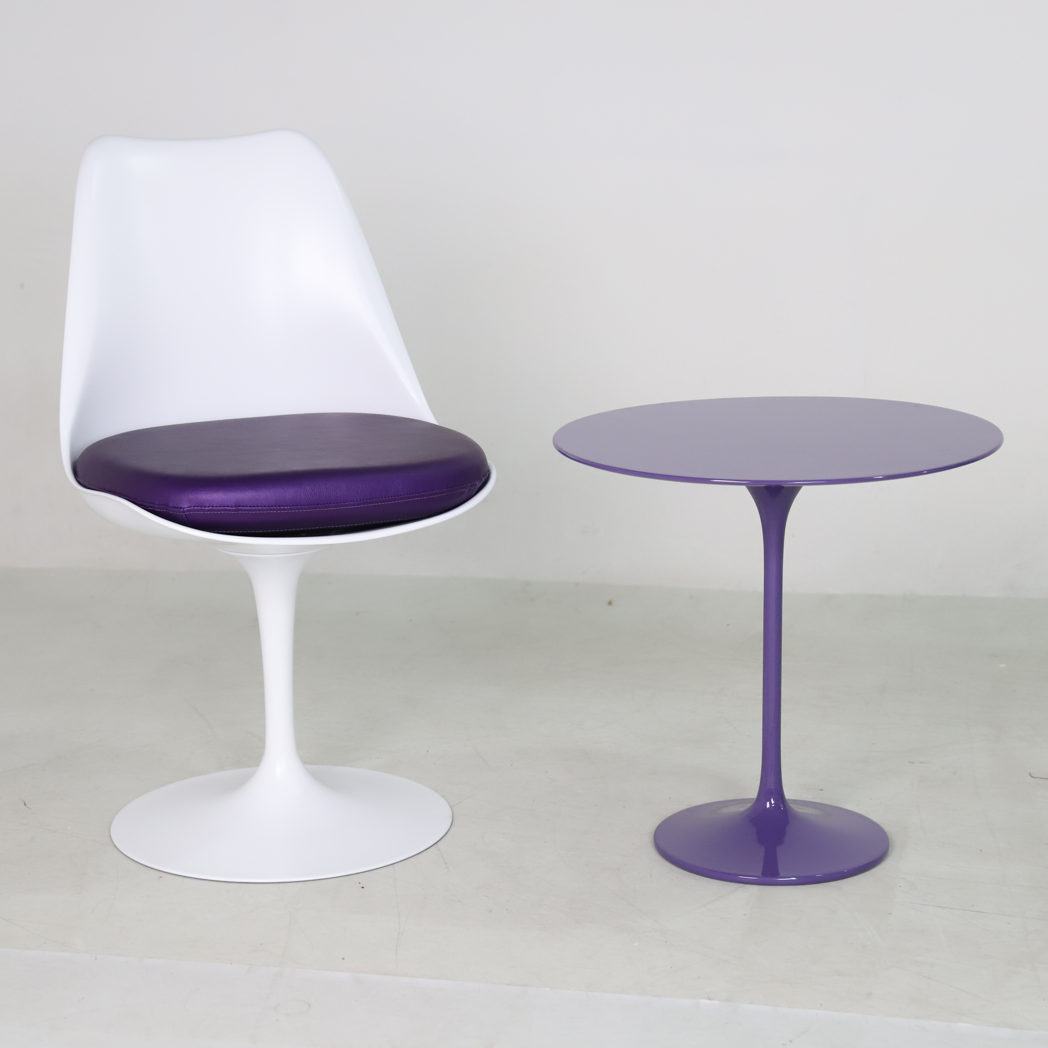Round Modern Extendable Dining Table Farmhouse Hotel Use Fiberglass Top Black Tulip Design Metal Iron Base Home Furniture