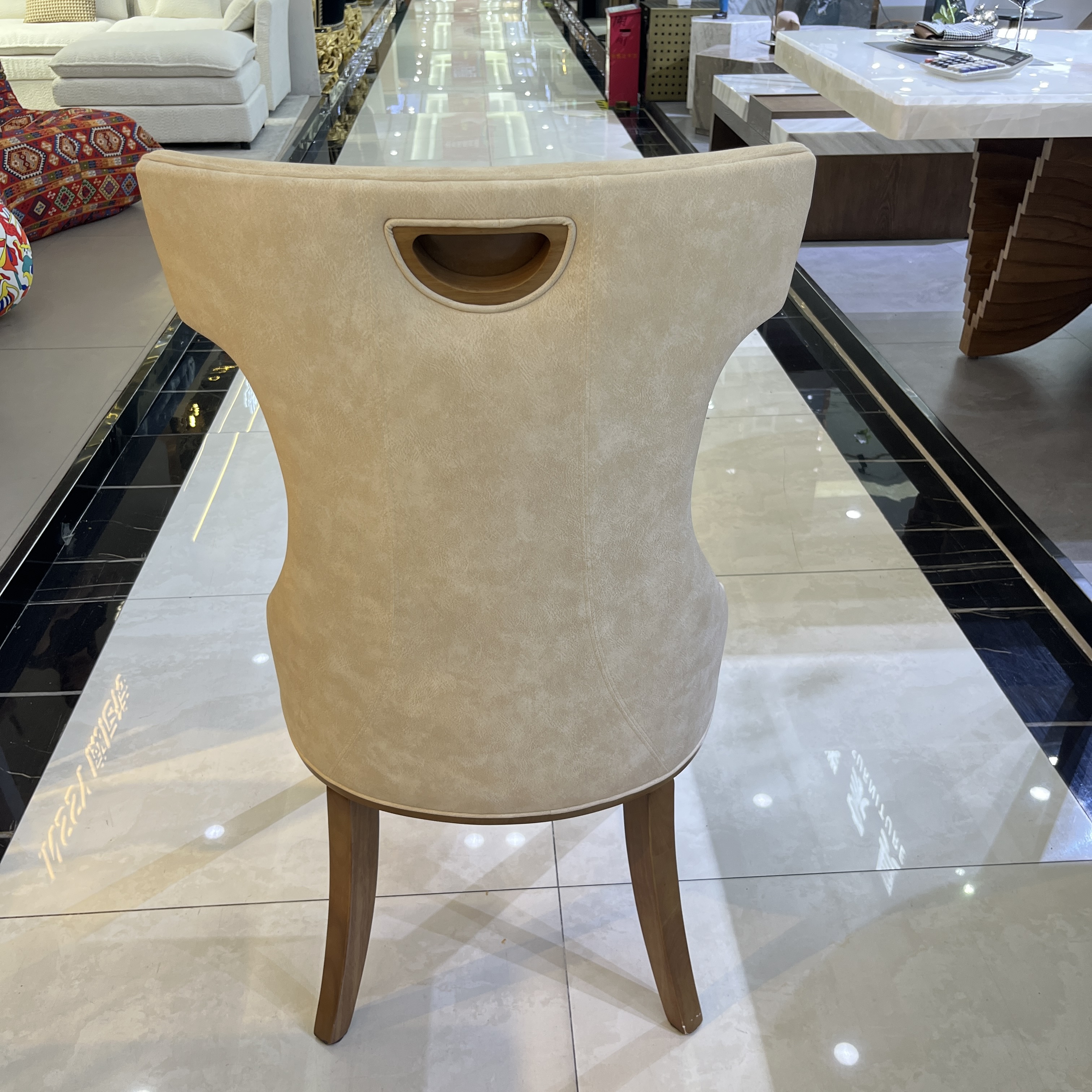 Hot Sale Luxury Modern Elegant Hotel Solid Wood Dining Room Chair Armchair Dining Table Chairs