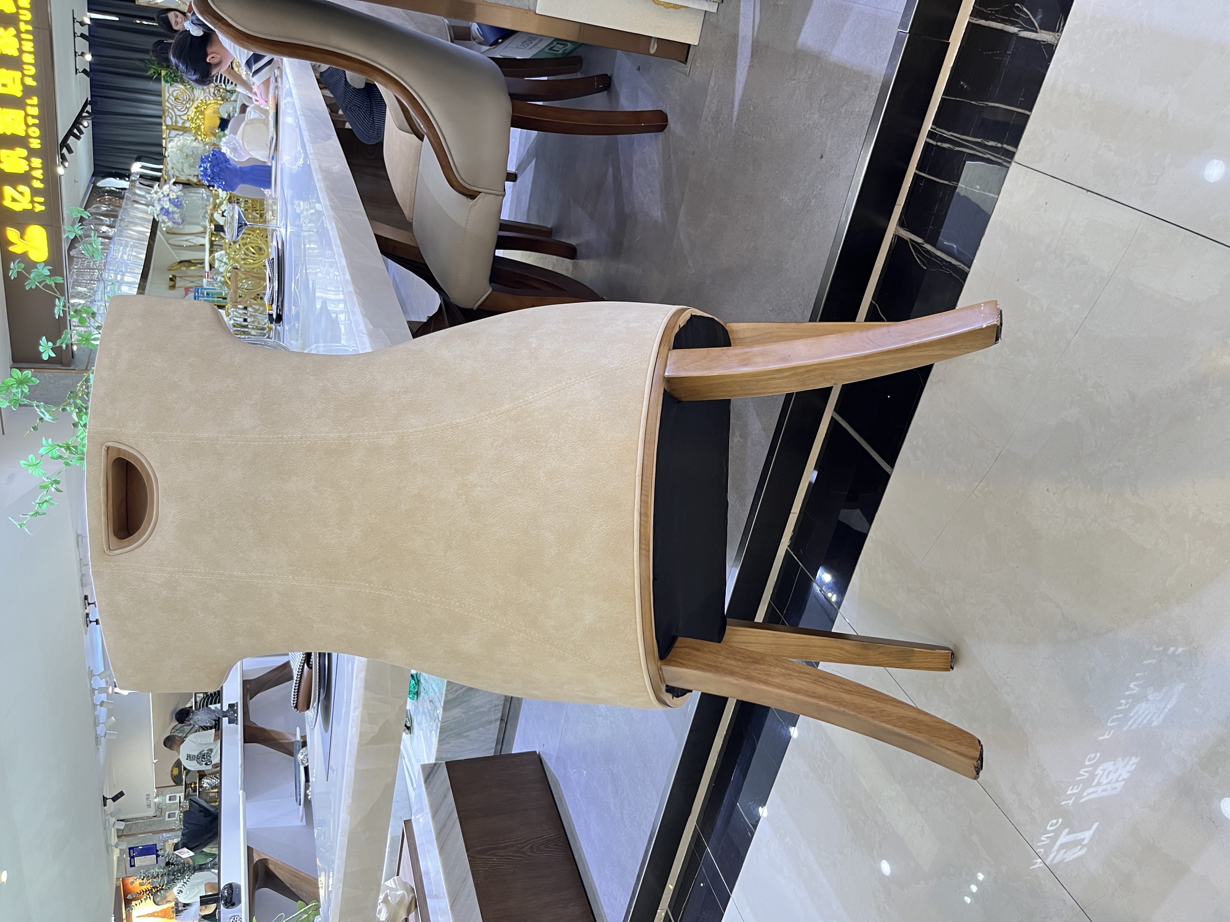 Hot Sale Luxury Modern Elegant Hotel Solid Wood Dining Room Chair Armchair Dining Table Chairs