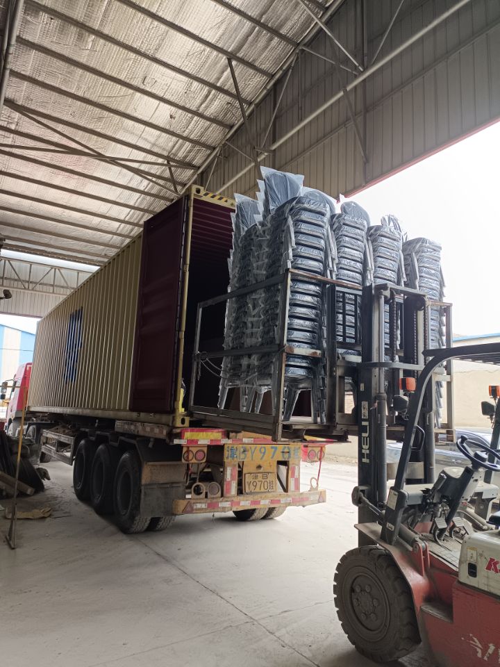 Delivery Loading 1