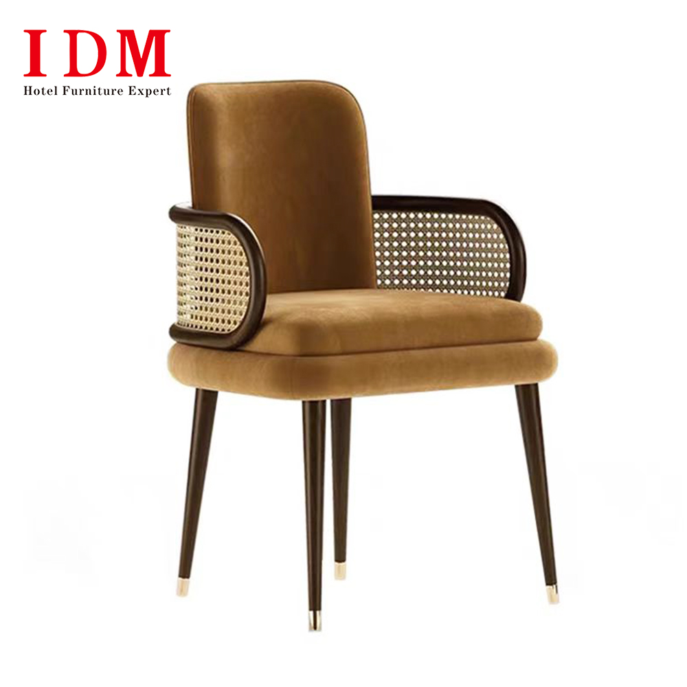 IDM Luxury Solid Wood Hotel Dining Chairs &amp; Tables with 4 Seat Sets for Commercial Modern Restaurant and Villa Use Eco-Friendly