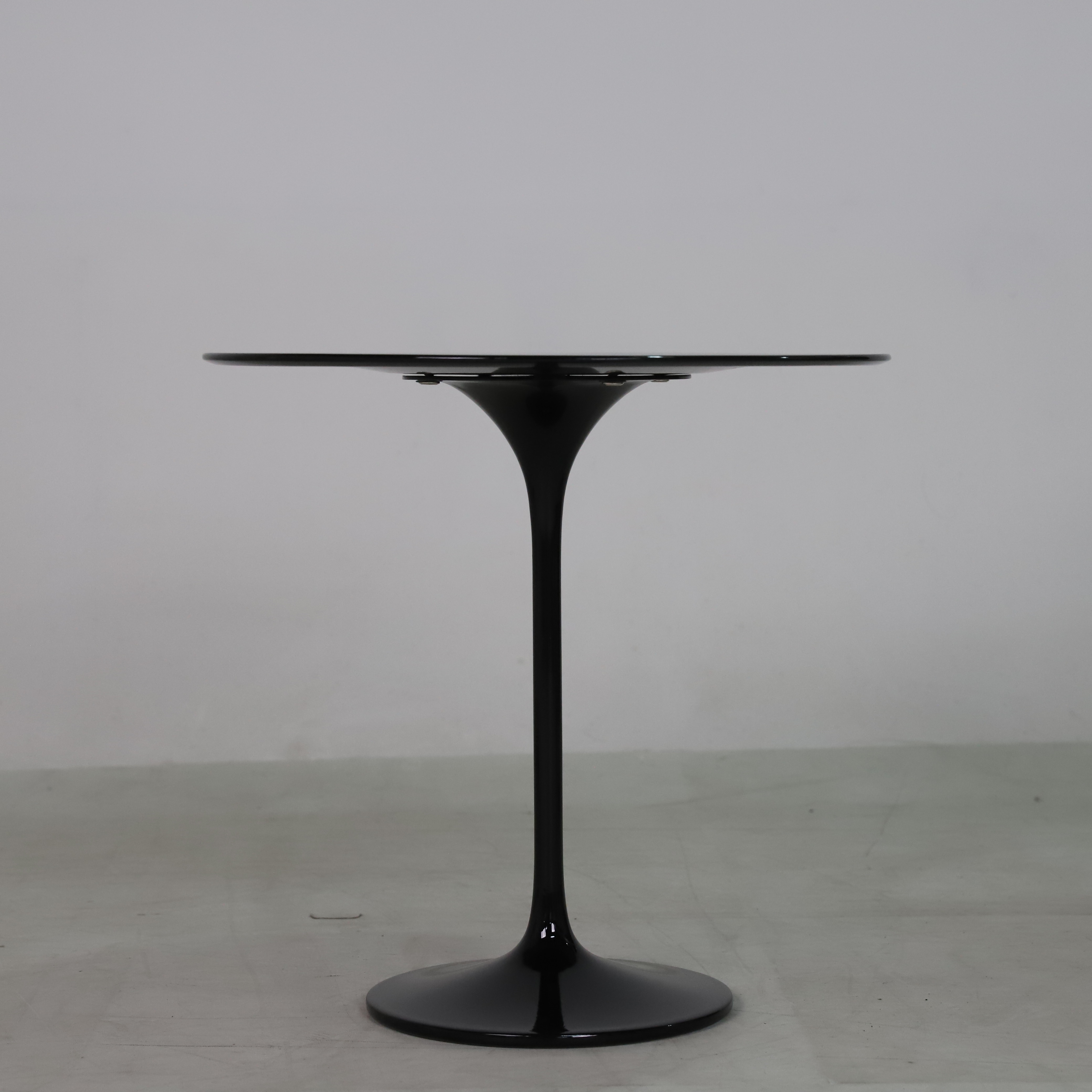 Round Modern Extendable Dining Table Farmhouse Hotel Use Fiberglass Top Black Tulip Design Metal Iron Base Home Furniture