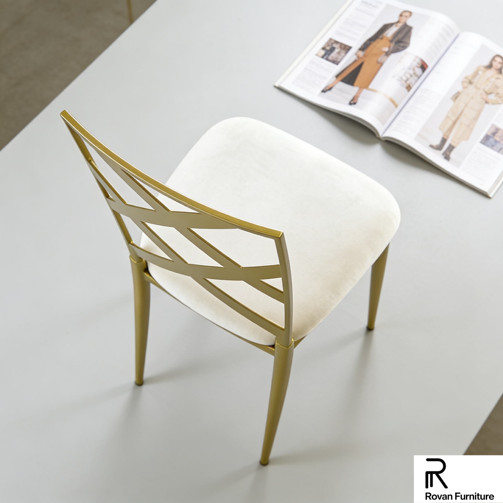 Luxury Design Wedding Event Chairs Hot Selling Iron Painting Chairs With Cushion For Dining Used