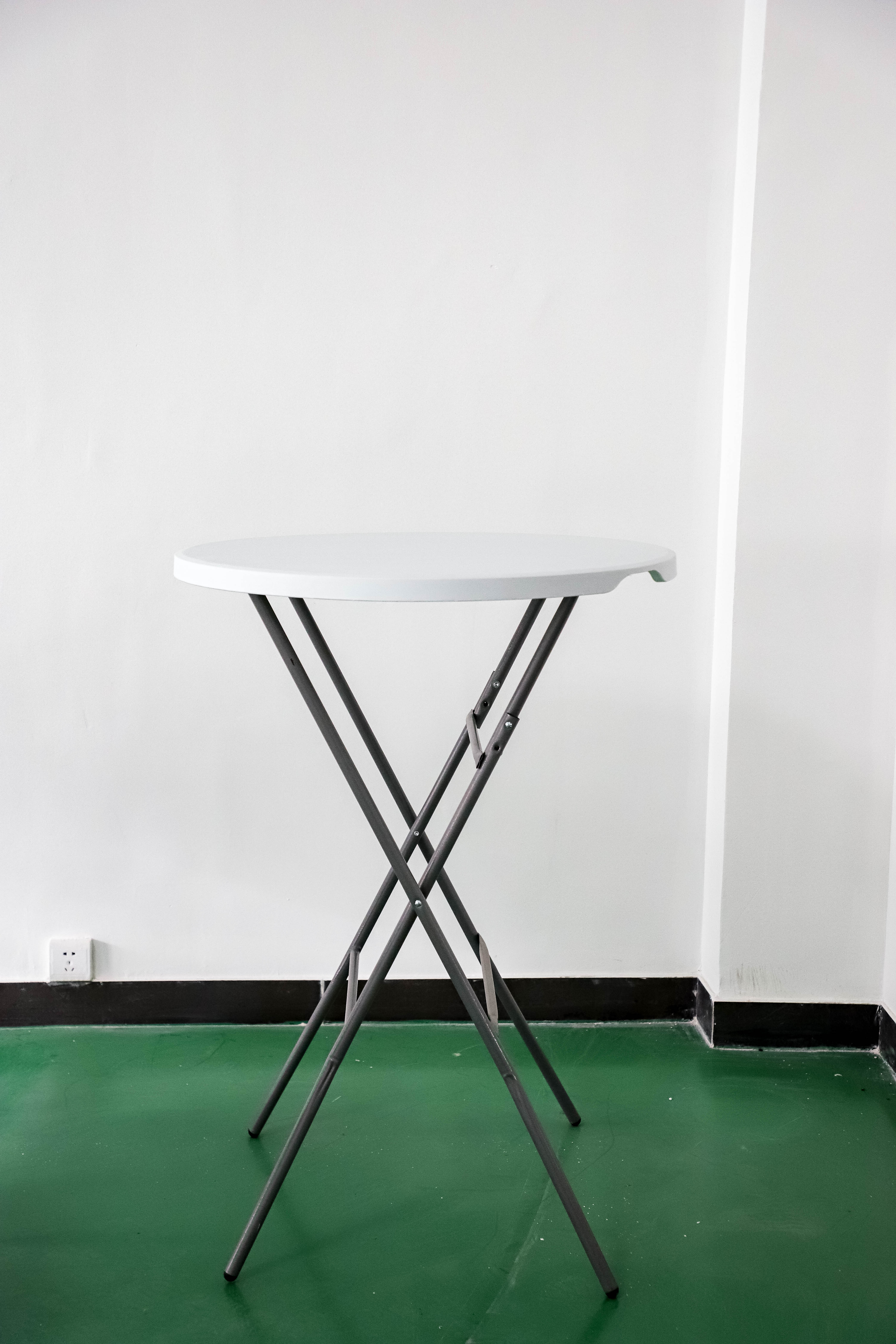 Folding Cocktail Table Detail 4
