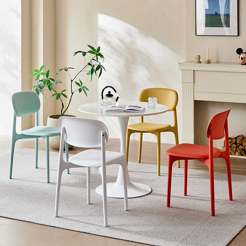 2026 New Arrival Durable Cheap Colorful Outdoor Kitchen Cafe Sillas Plastic Stackable Restaurant Dining Chairs