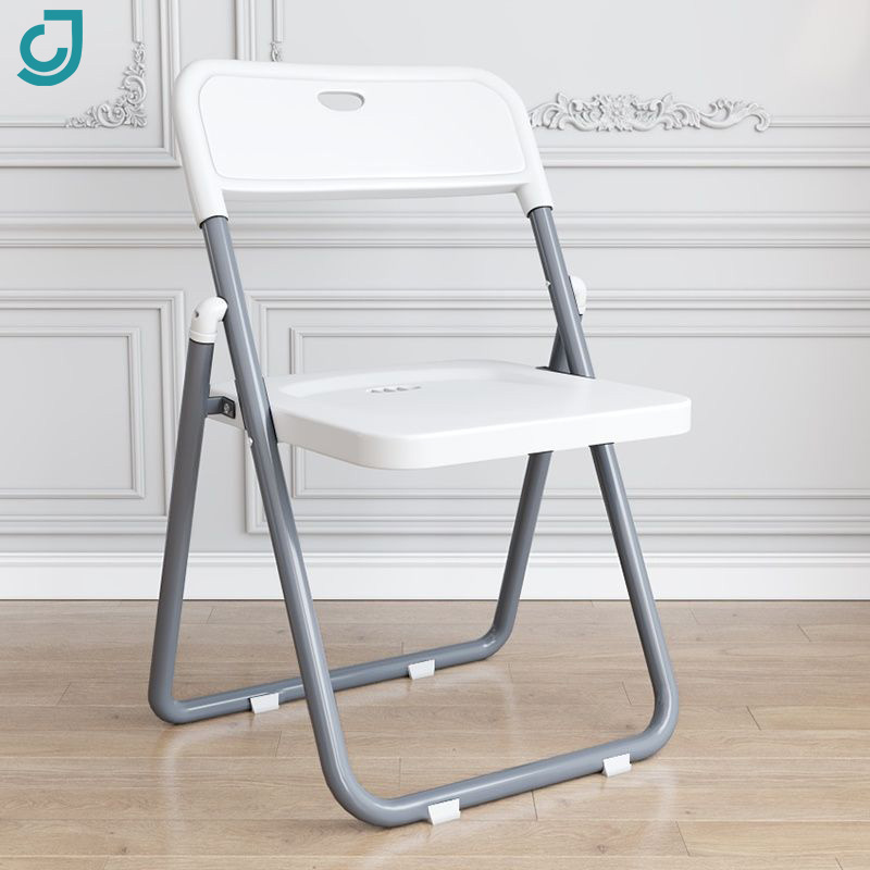 High Quality Modern Design Heavy Duty Outdoor Folding Chair New Basics Plastic Stadium Picnic Chair Metal Legs for Apartment Use
