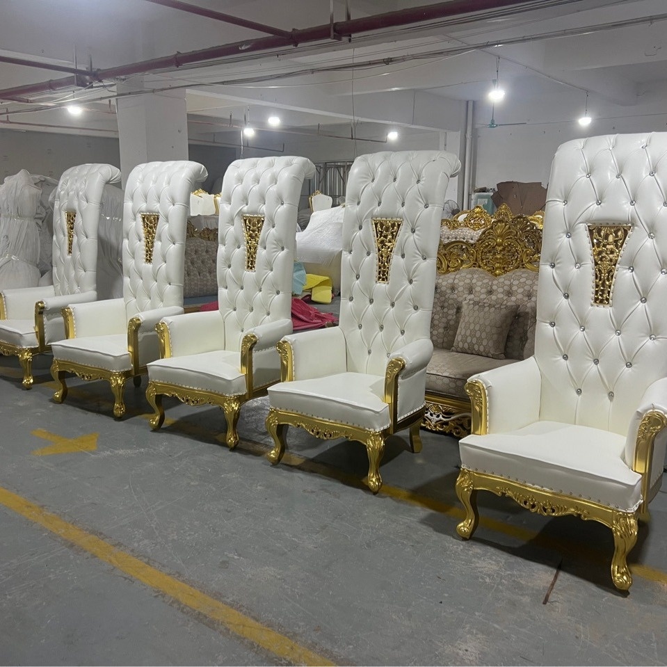 Loyal Luxury Banquet Hotel Golden Upholstered King Throne Chair with Wood Frame