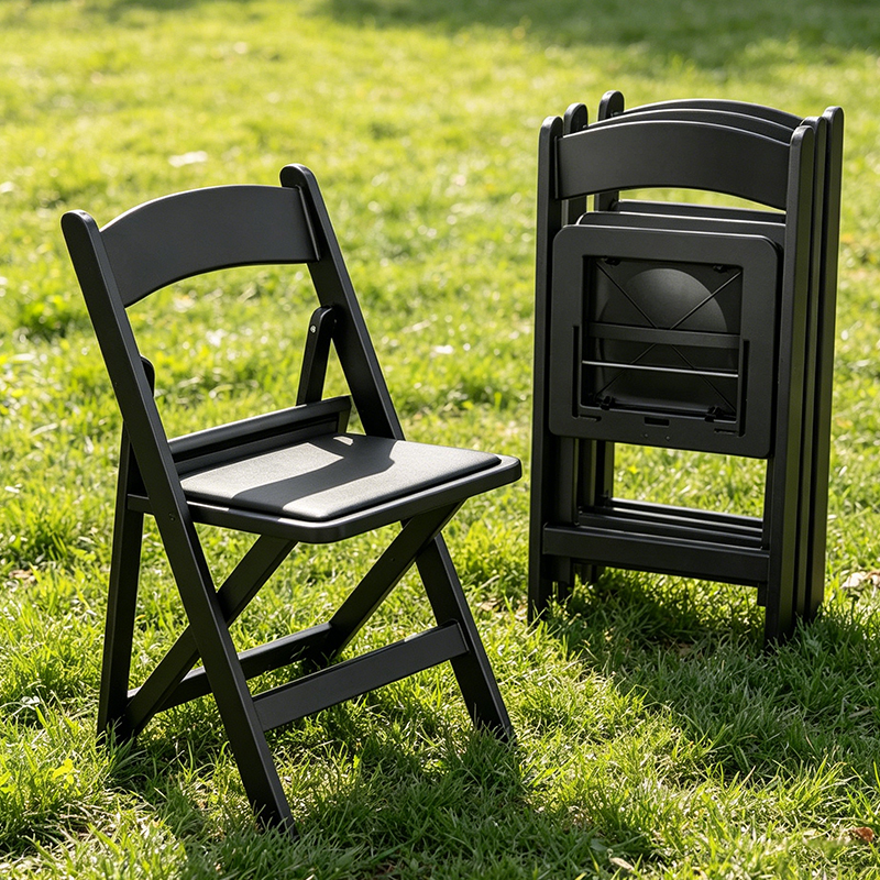 Hot Sales High Quality Wholesale Foldable Chair Wedding Event Plastic Wimbledon Garden Chairs White Resin Folding Chair Outdoor