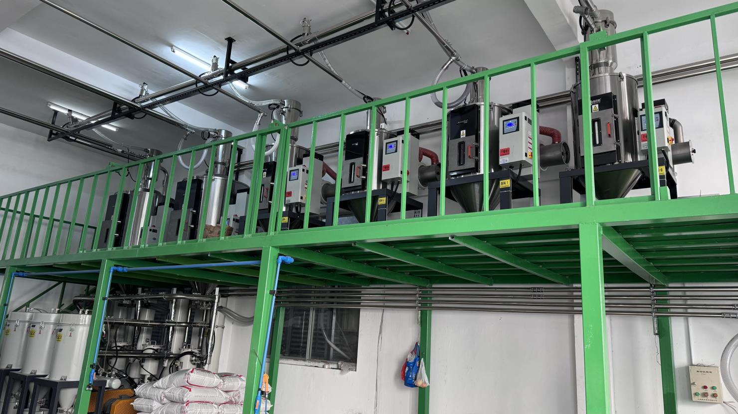 Plastic Pellet Feeding System