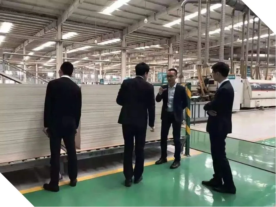 Customers Visit The Factory