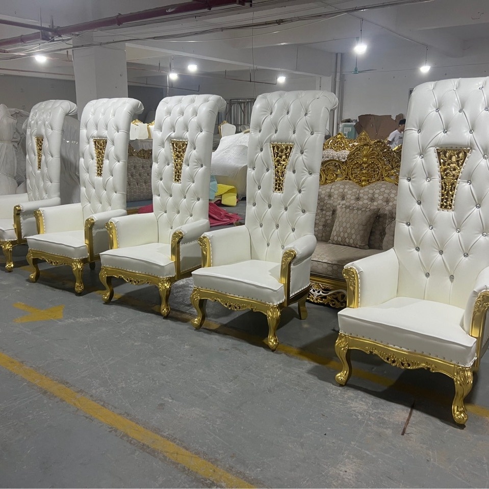 Loyal Luxury Banquet Hotel Golden Upholstered King Throne Chair with Wood Frame