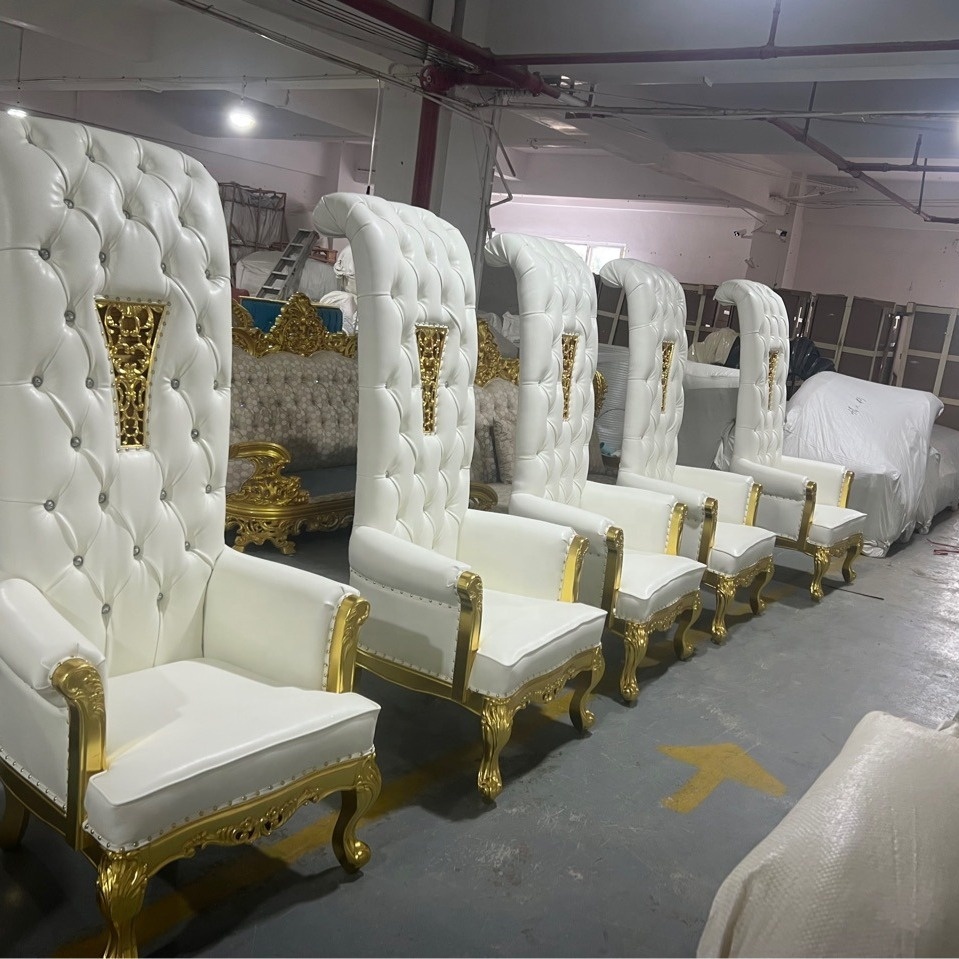 Loyal Luxury Banquet Hotel Golden Upholstered King Throne Chair with Wood Frame