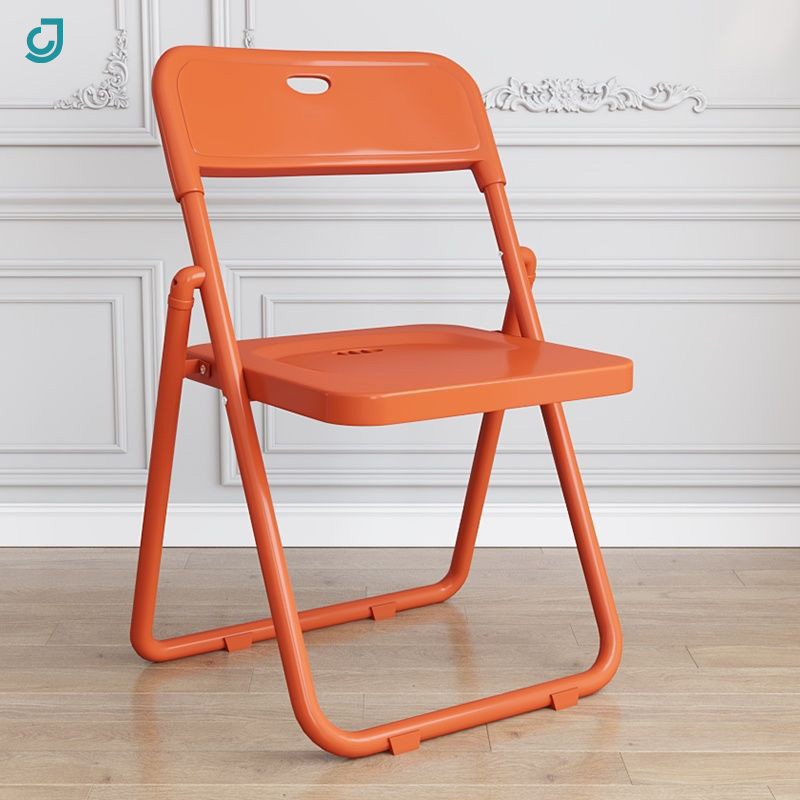 High Quality Modern Design Heavy Duty Outdoor Folding Chair New Basics Plastic Stadium Picnic Chair Metal Legs for Apartment Use