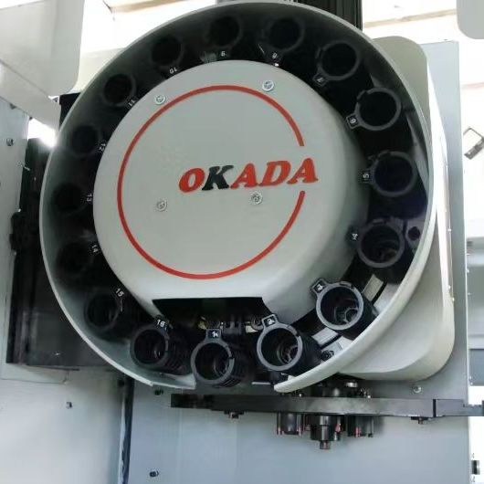 Cost-Effective Automatic Machining Center with Bt40 Motor for Precision Parts