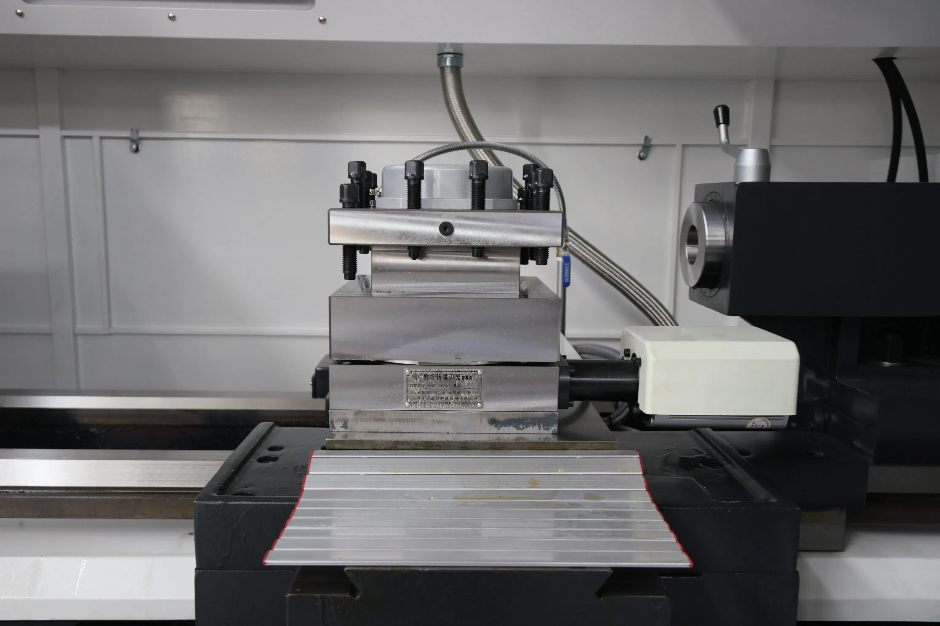 High Quality Cwk6163 Heavy Duty Horizontal CNC Machining Center with GSK Control and Motor