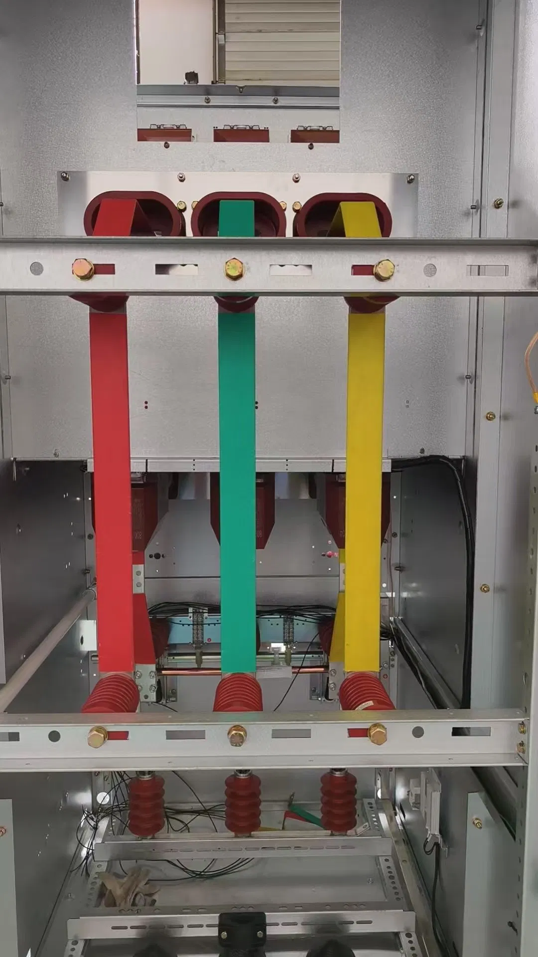 10kv 11kv 12kv 24kv Kyn28A-12 Indoor Metal-Clad Removable AC High Voltage Switchgear with Schneider Vcb Circuit Breaker