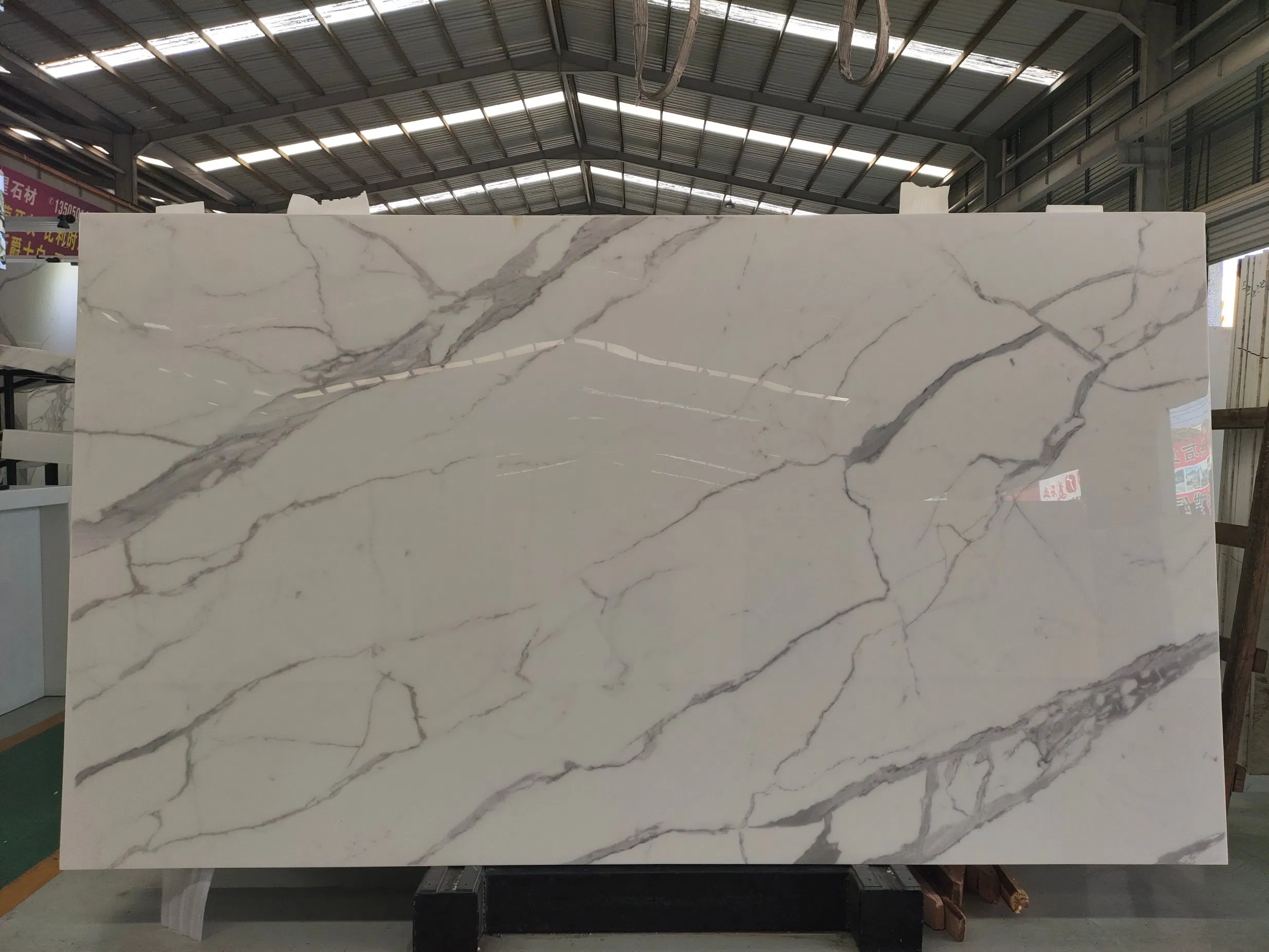 Bookmatched Artificial Calacatta Nano Glass Marble Slab for Decoration Walls