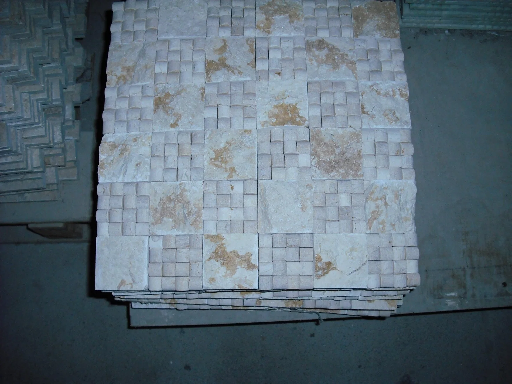 Spain Crema Marfil Marble Mosaic Tiles/Patterns for Interior &amp; Exterior Decoration