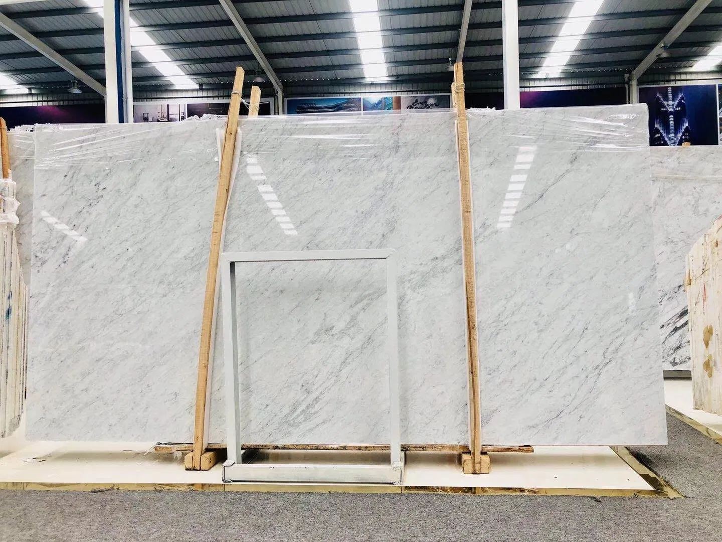 Natural Stone grey/white polished/honed Bianco Carrara white marble for floor/wall slabs/tiles/countertops/stairs/sills/column/mosaic interiors decoration