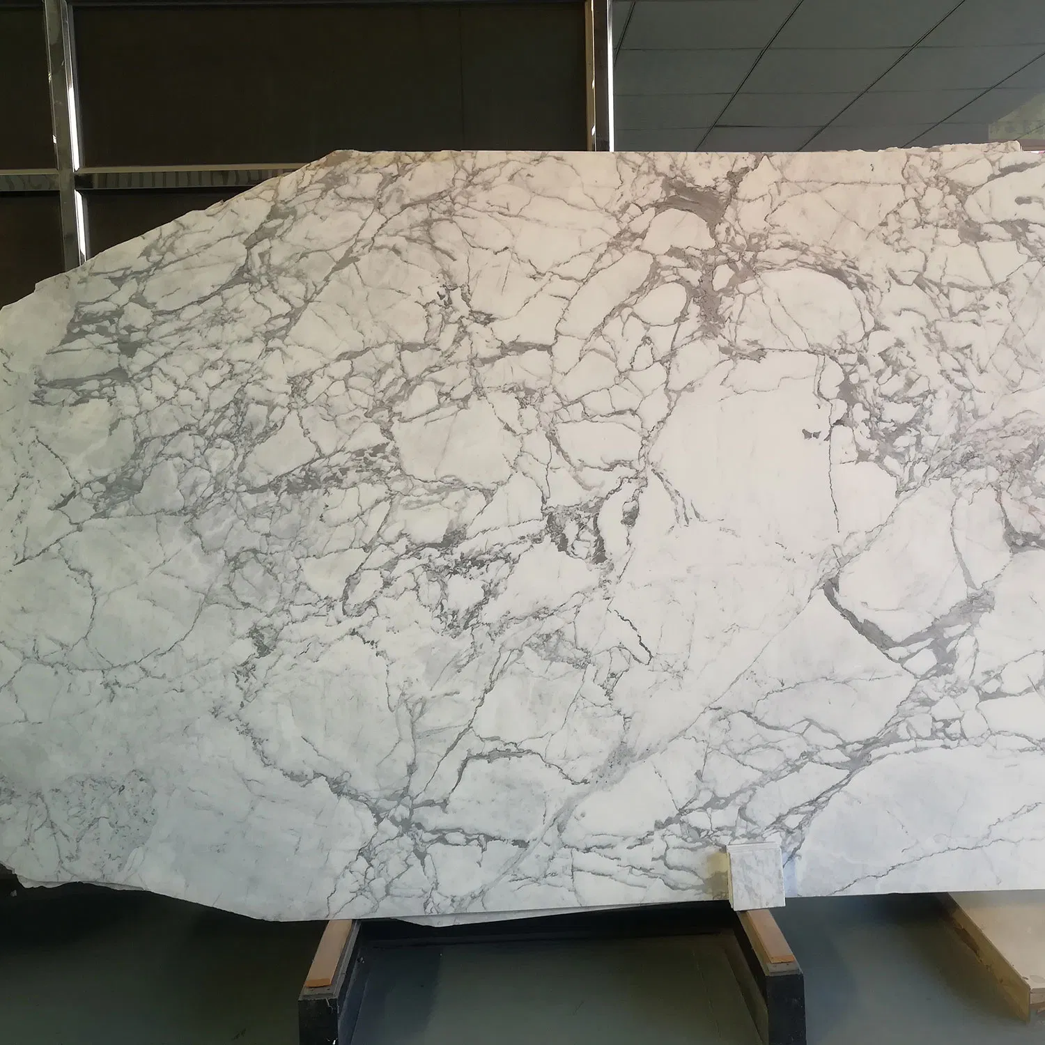 China Supplier Natural Polishing Statuary Stone Cut to Size Tiles White Marble Slabs