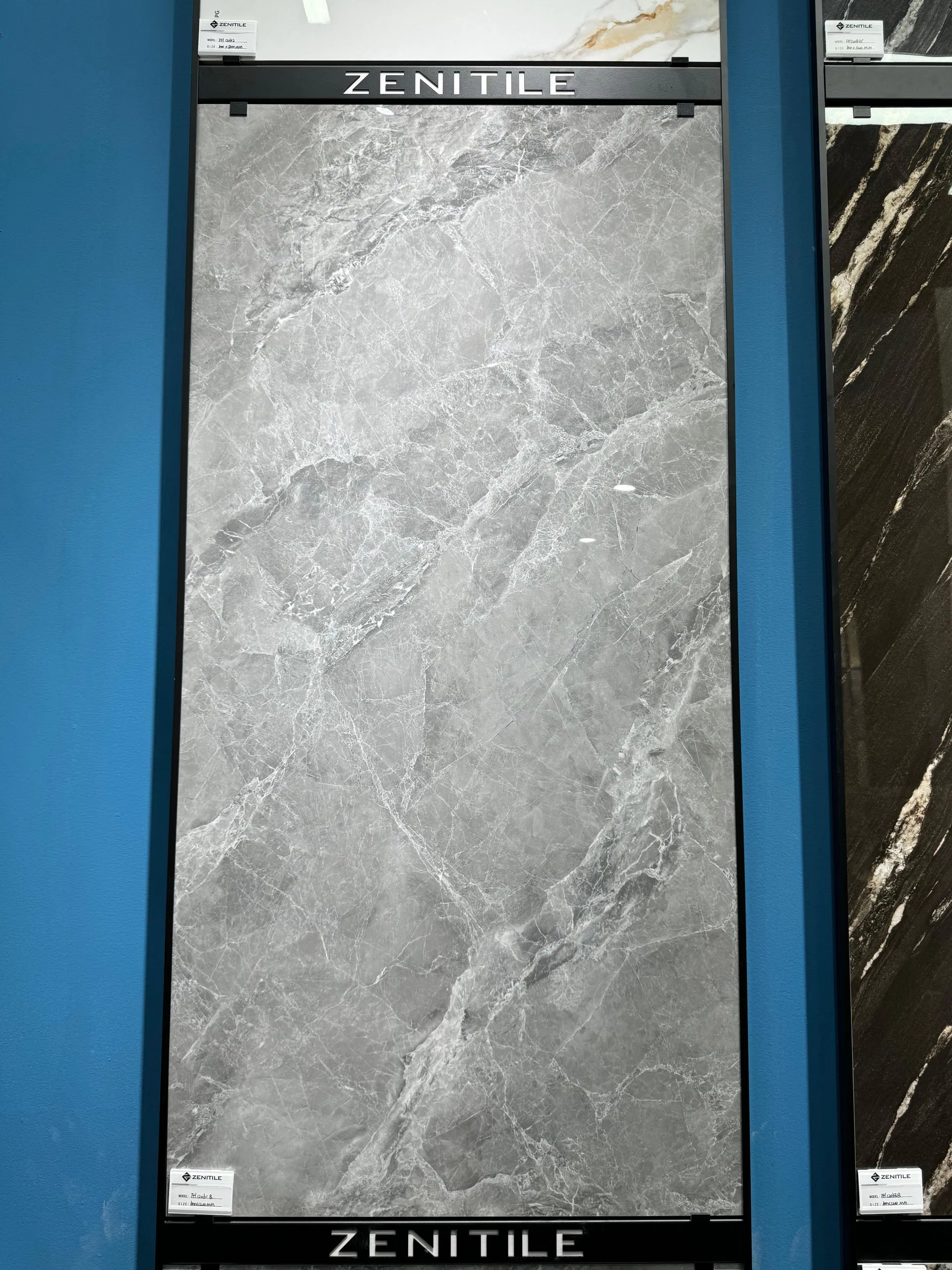 Crema Marfil Porcelain Tile Detail