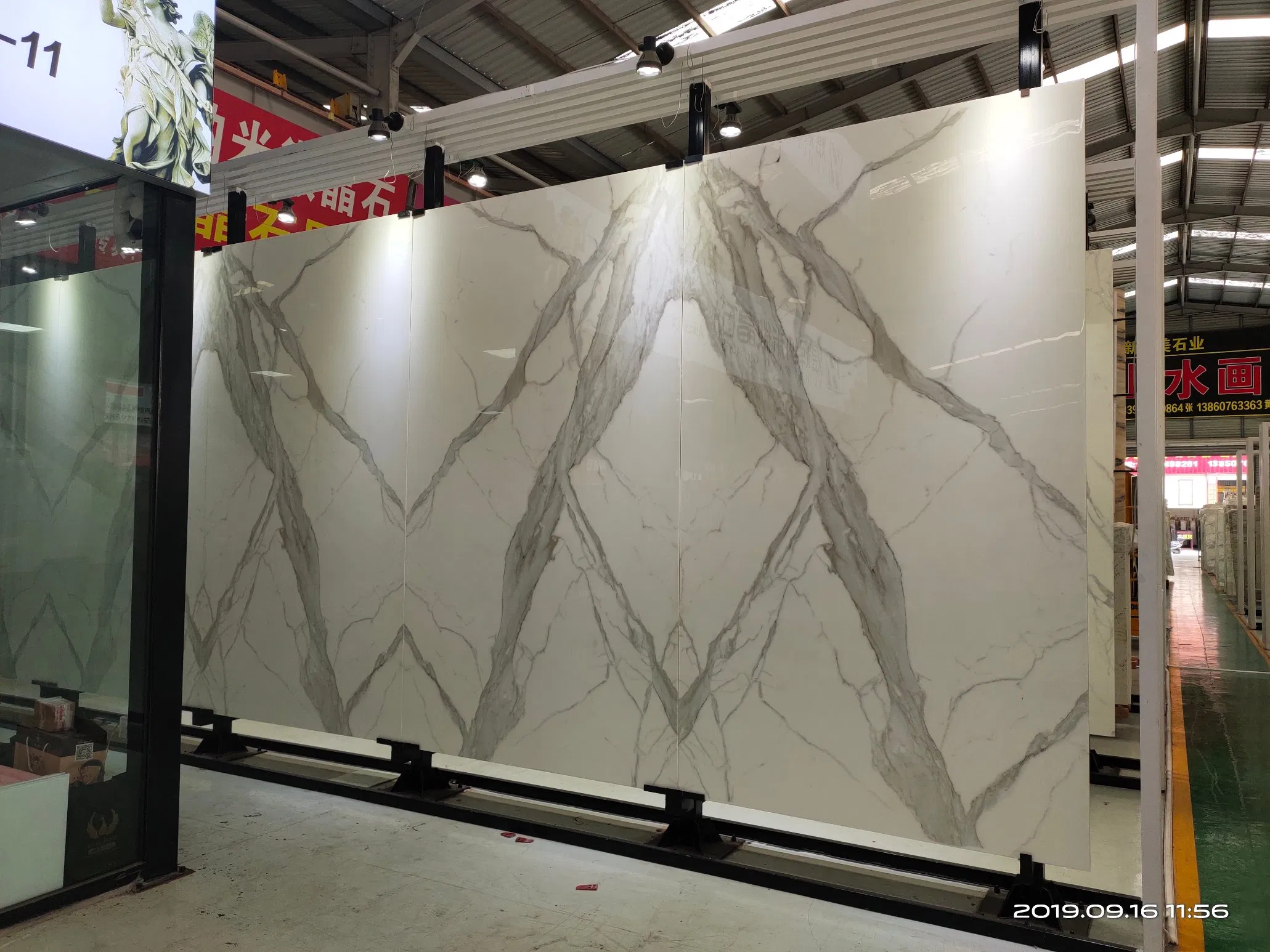 Bookmatched Artificial Calacatta Nano Glass Marble Slab for Decoration Walls
